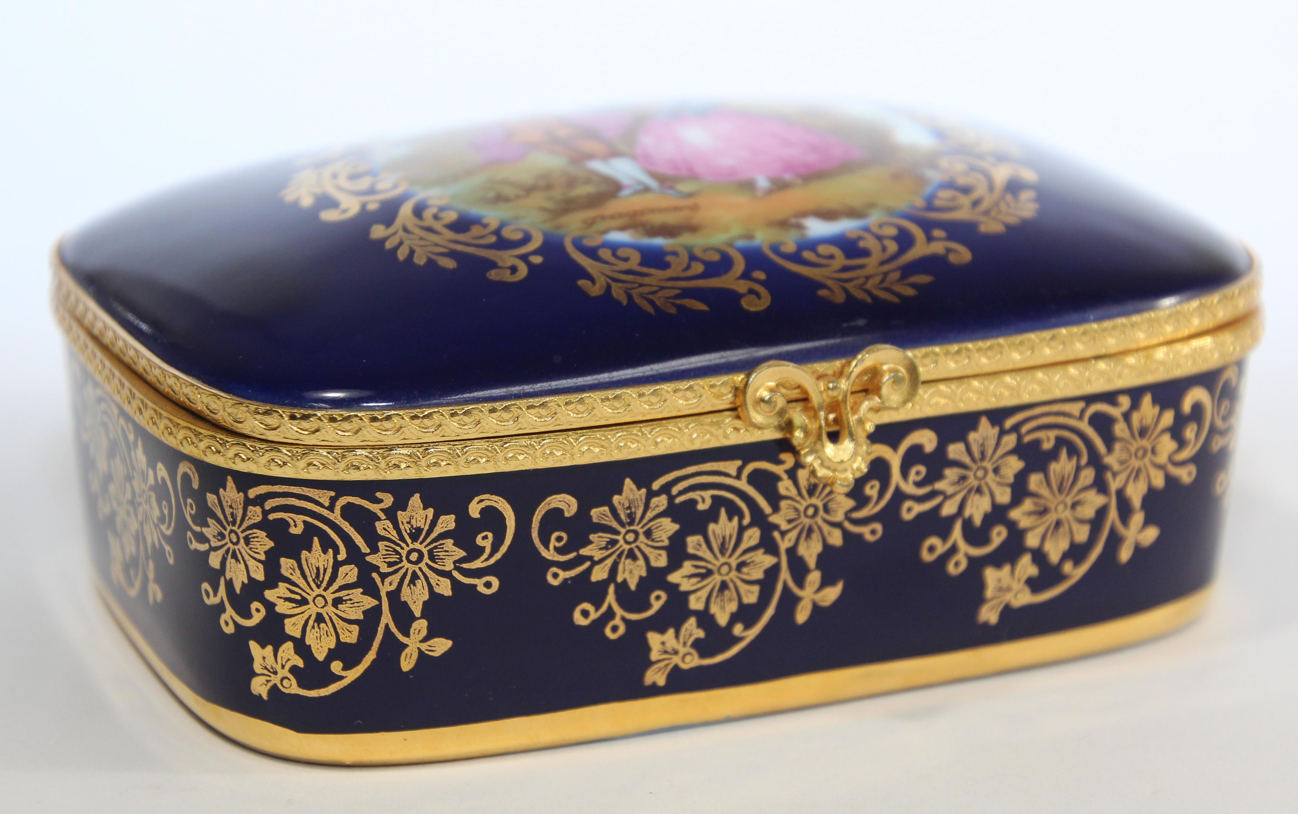 20th Century Vintage Limoges France 22-Karat Gold Trinket Box in Cobalt Royal Blue