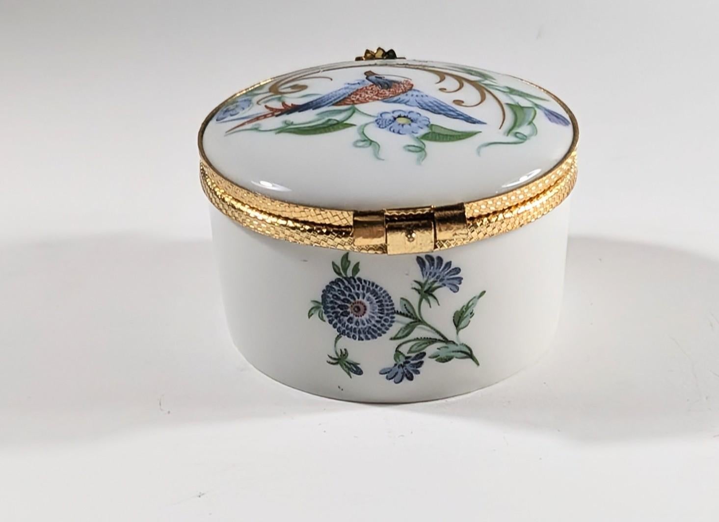 Joyero Vintage Limoges Francia con  Escena de pájaros siglo XIX
