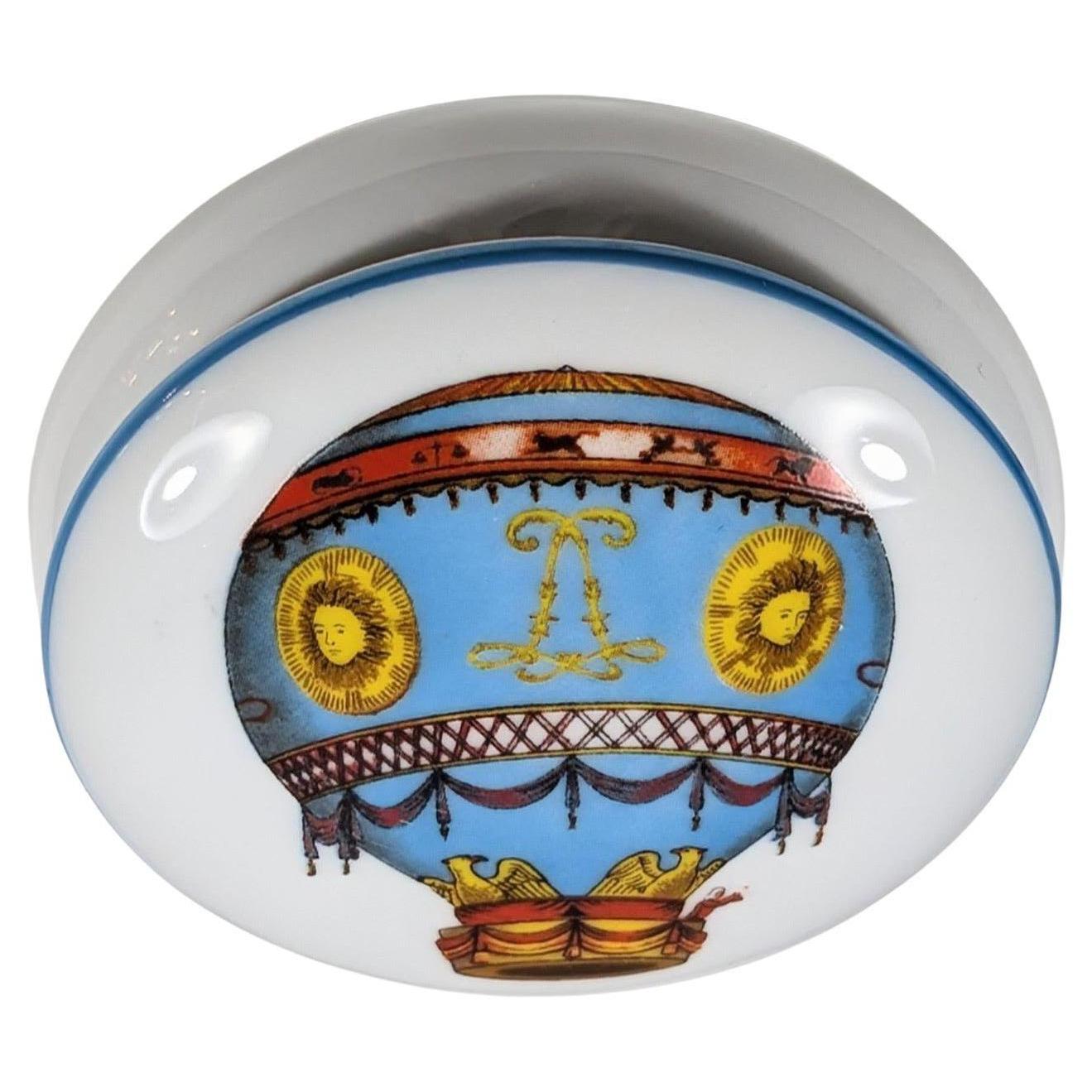 Français Boîte à bijoux vintage de Limoges France avec ballon d'aviation en vente