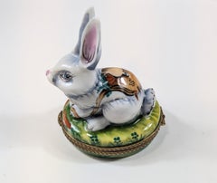Vintage Limoges France Peint Main Rabbit Bunny Trinket Box Signed Carrots