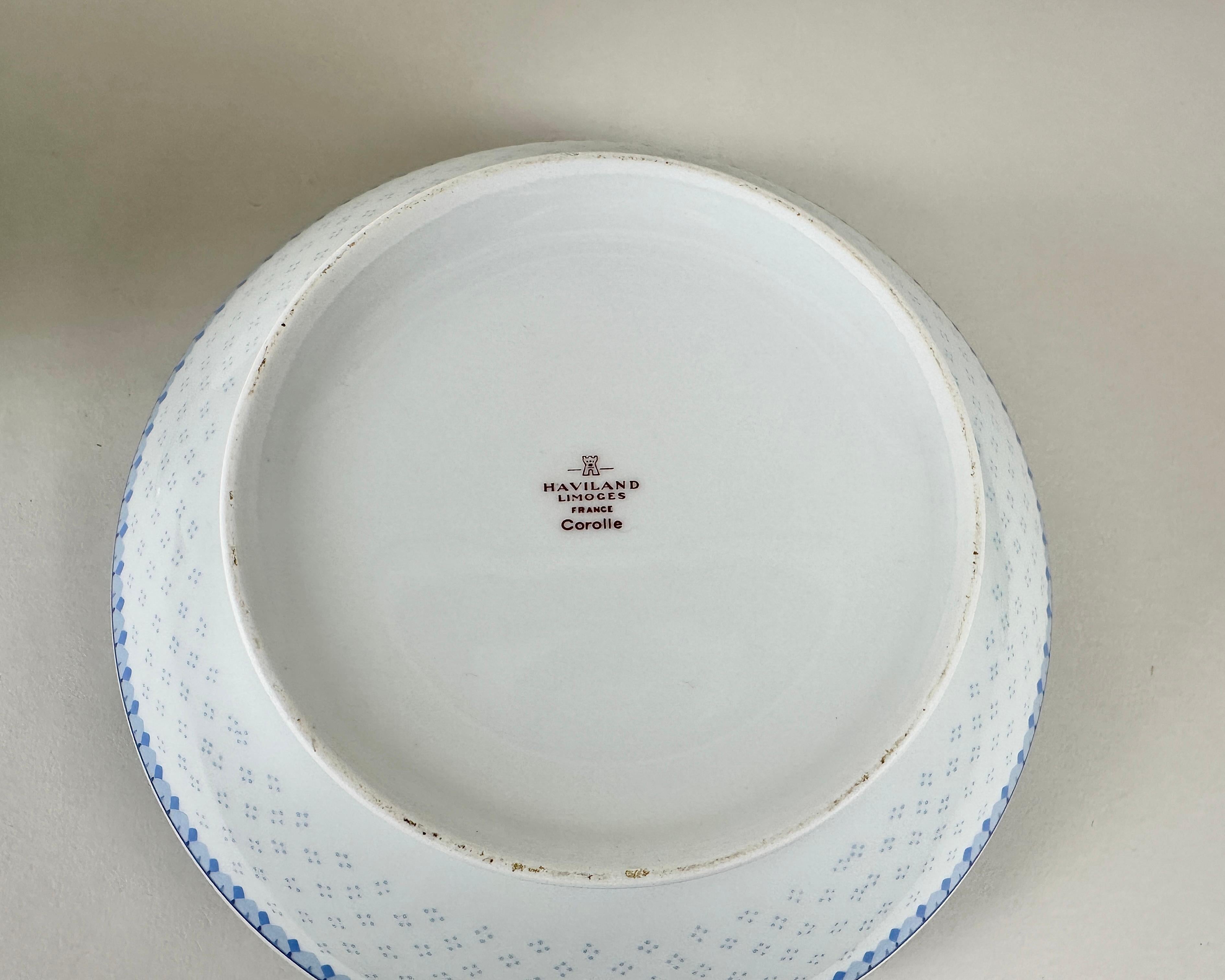 Fin du 20e siècle Vintage Limoges French Soup Tureen & Large Serving Bowl Set - Prix pour la paire en vente