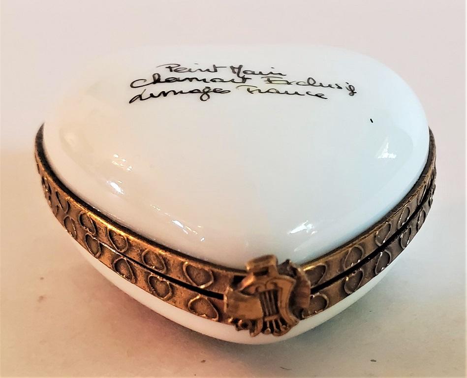 Vintage Limoges Lyre Love Heart Shaped Box In Good Condition In Dallas, TX