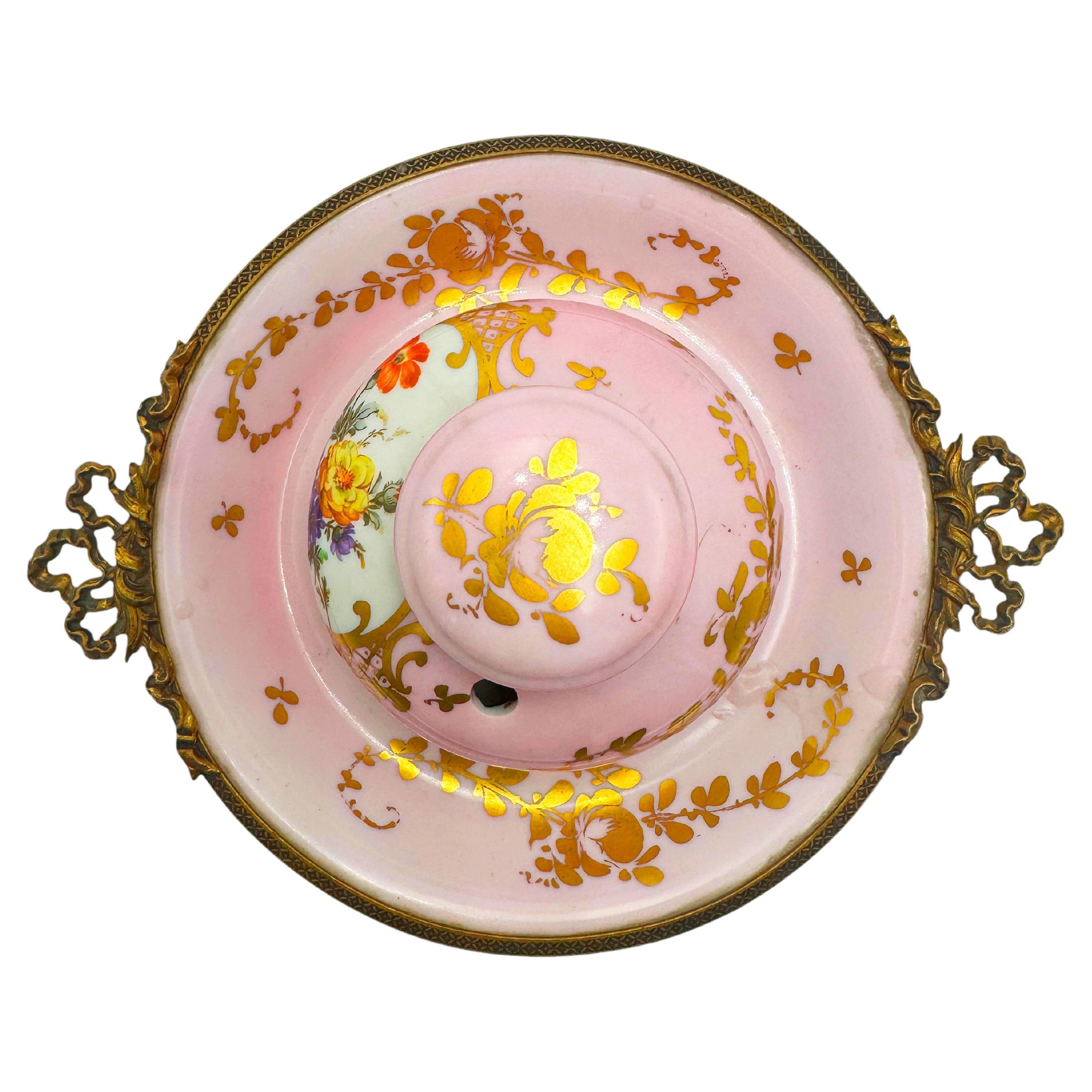 Vintage Limoges Porcelain Inkwell Napoleon III Style Made in France For Sale 3