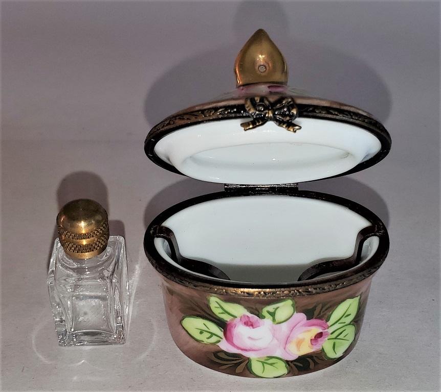 Boîte à flacon de parfum unique vintage de Limoges en vente 1