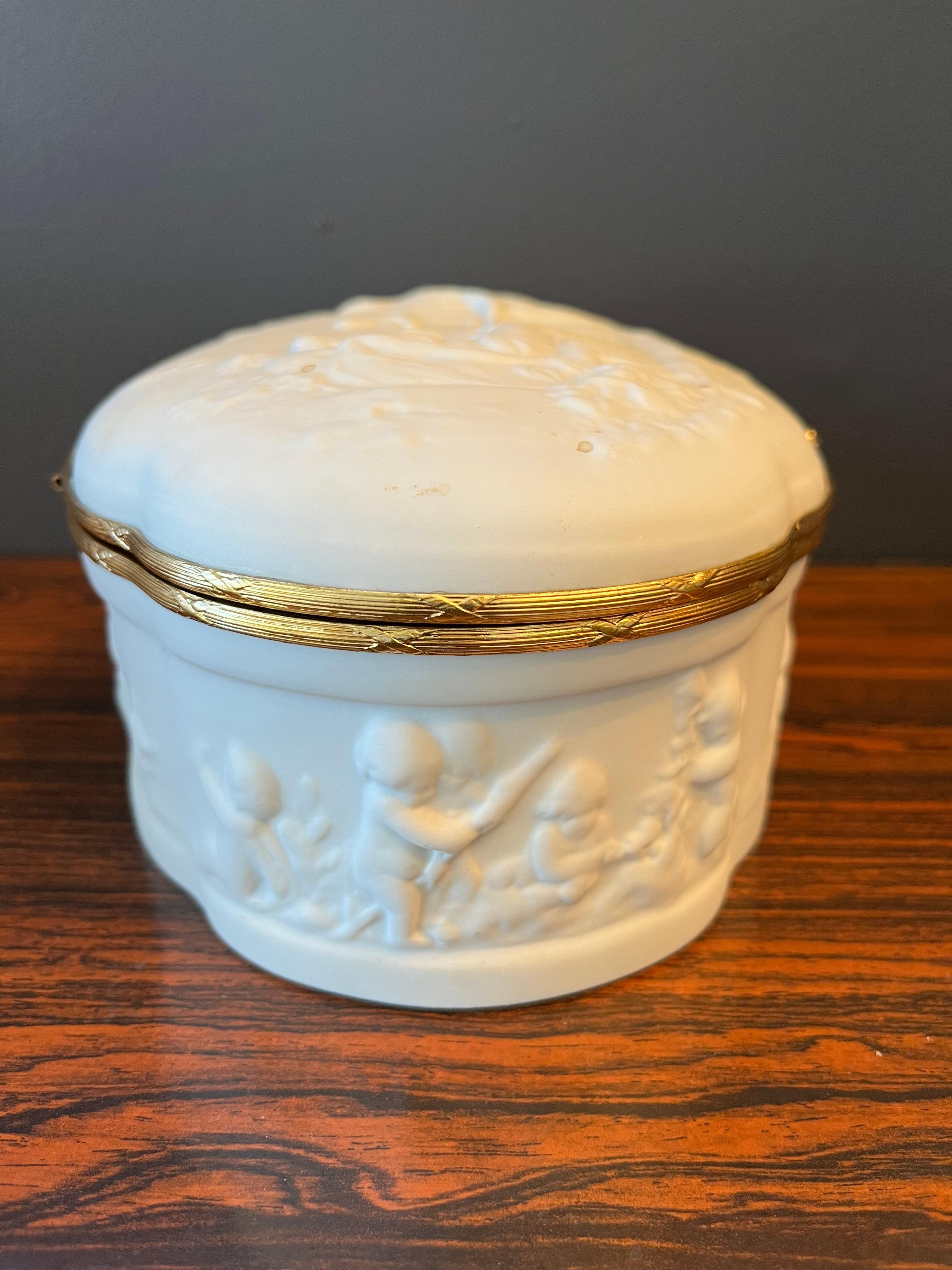 Vintage Limoges White Bisque Jewelry Casket For Sale 1