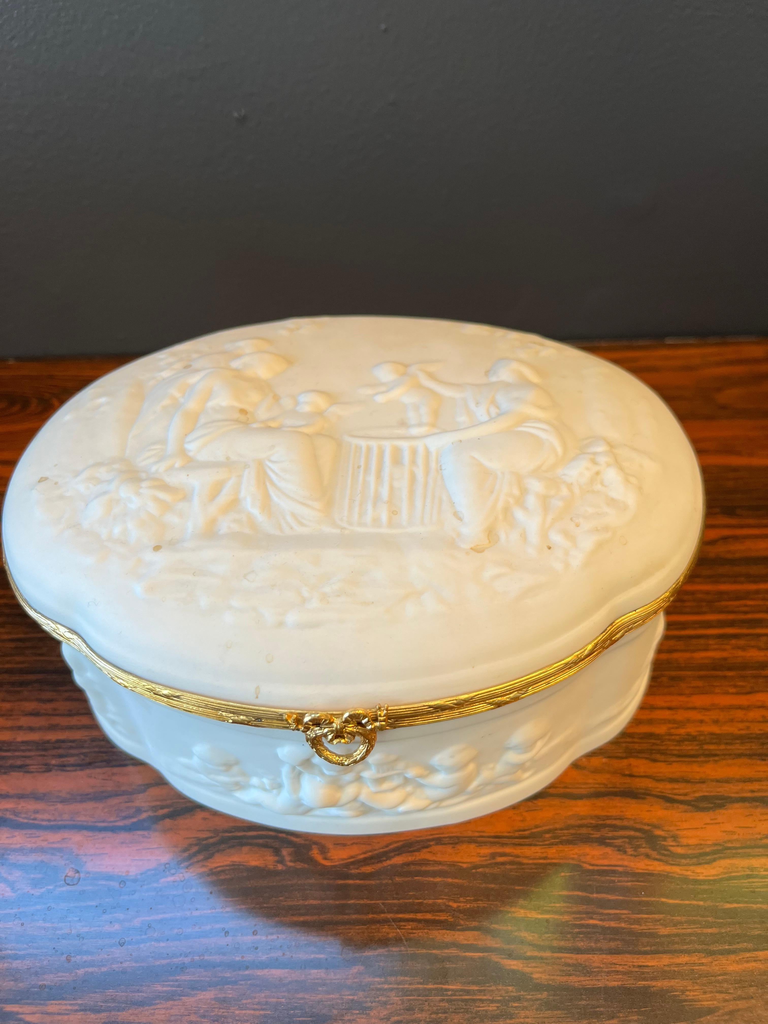 Vintage Limoges White Bisque Jewelry Casket For Sale 2