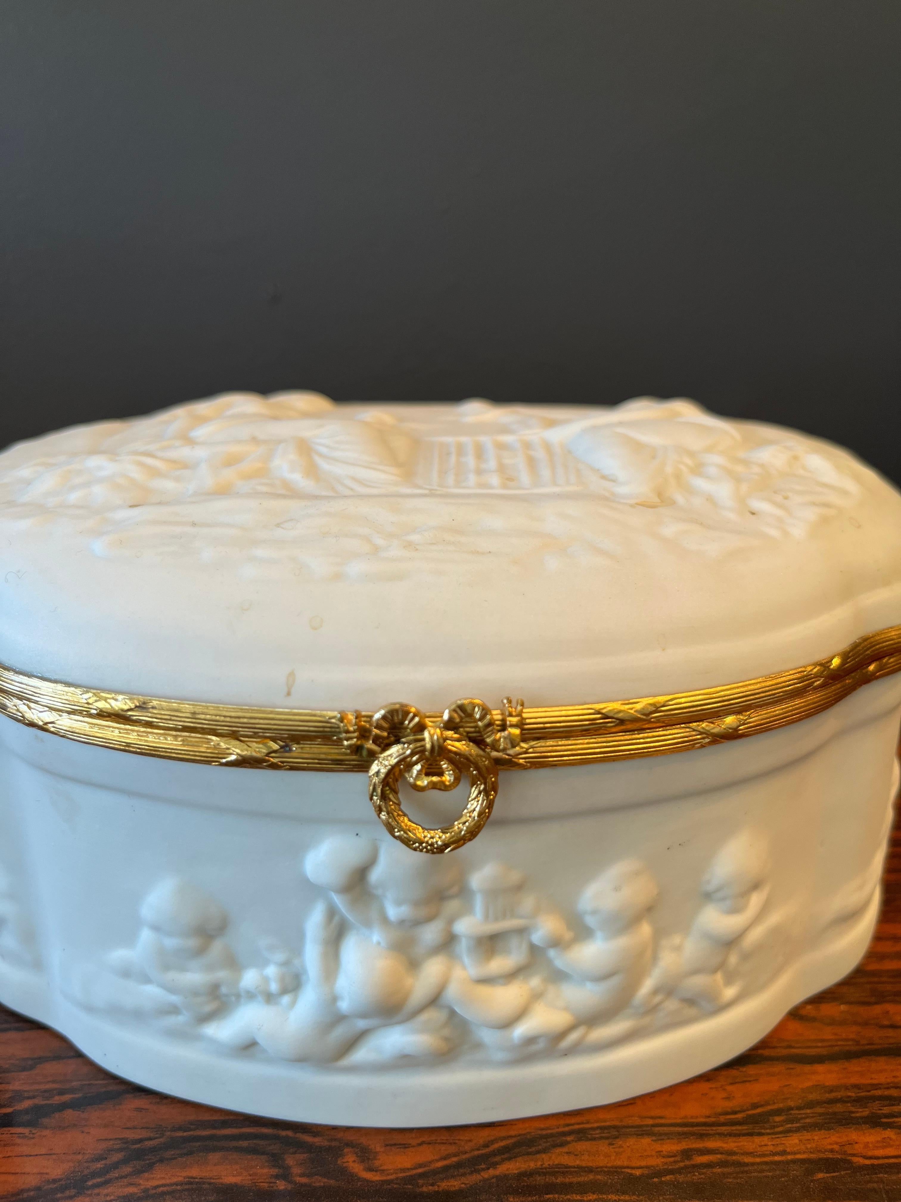 Vintage Limoges White Bisque Jewelry Casket For Sale 4