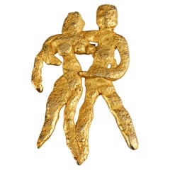 Broche figurative vintage LINDA HATTAB PARIS texturée pour deux hommes texturée