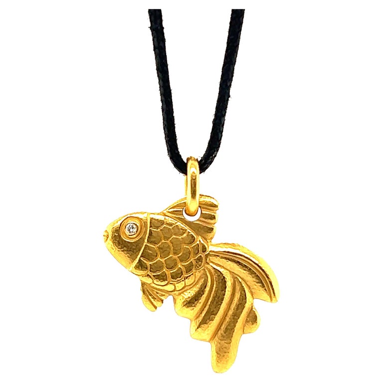 Vintage Linda Lee Johnson Diamond 21 Karat Gold Cord Goldfish Necklace For Sale
