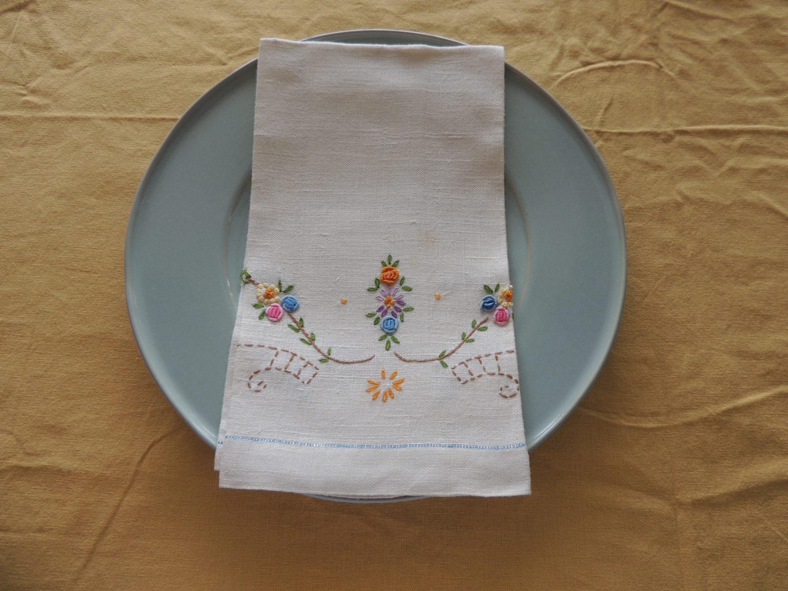 Italian Vintage Linen Hand Embroidery Towel