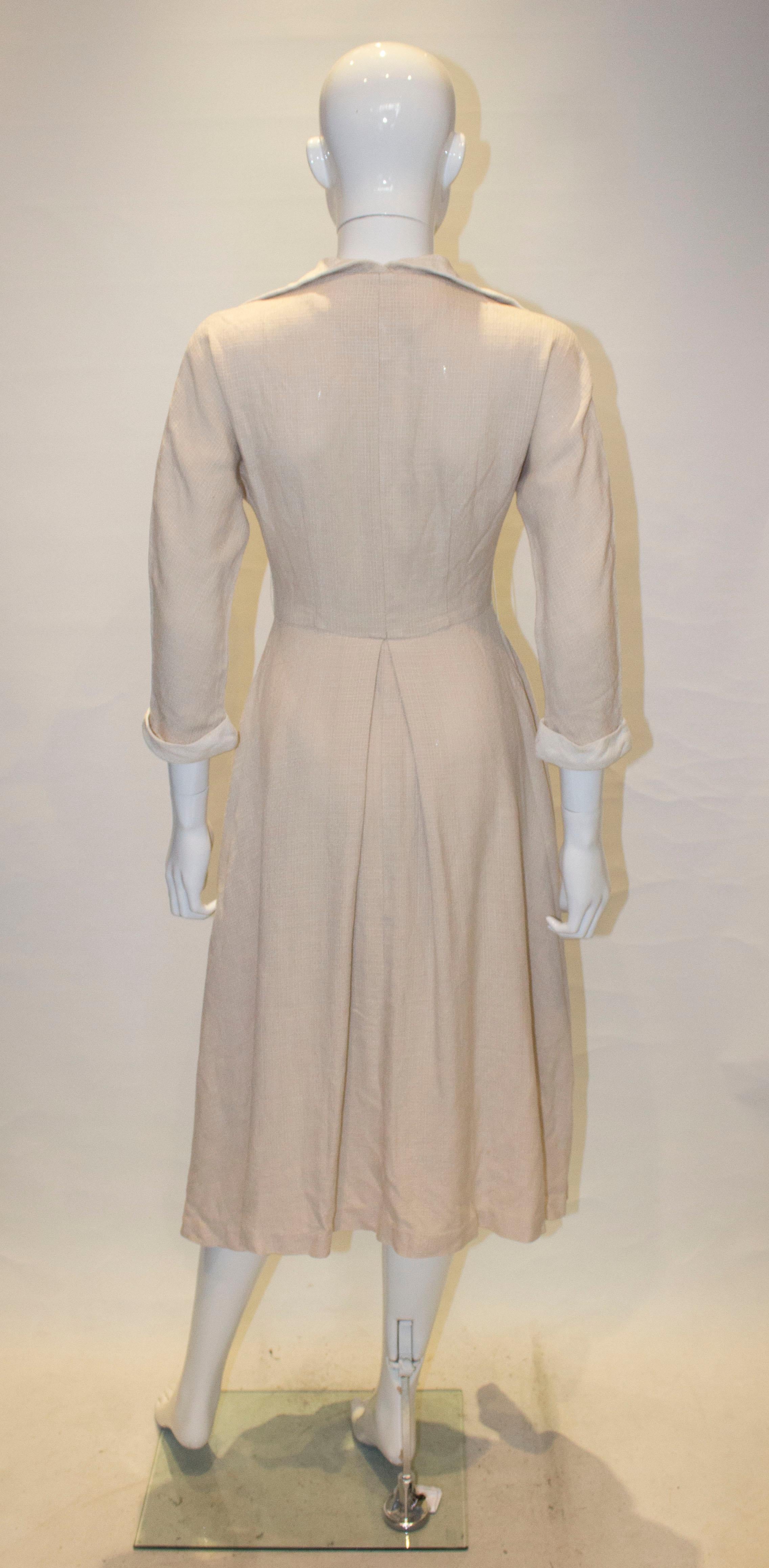 Robe mixte vintage avec col intéressant en vente 2