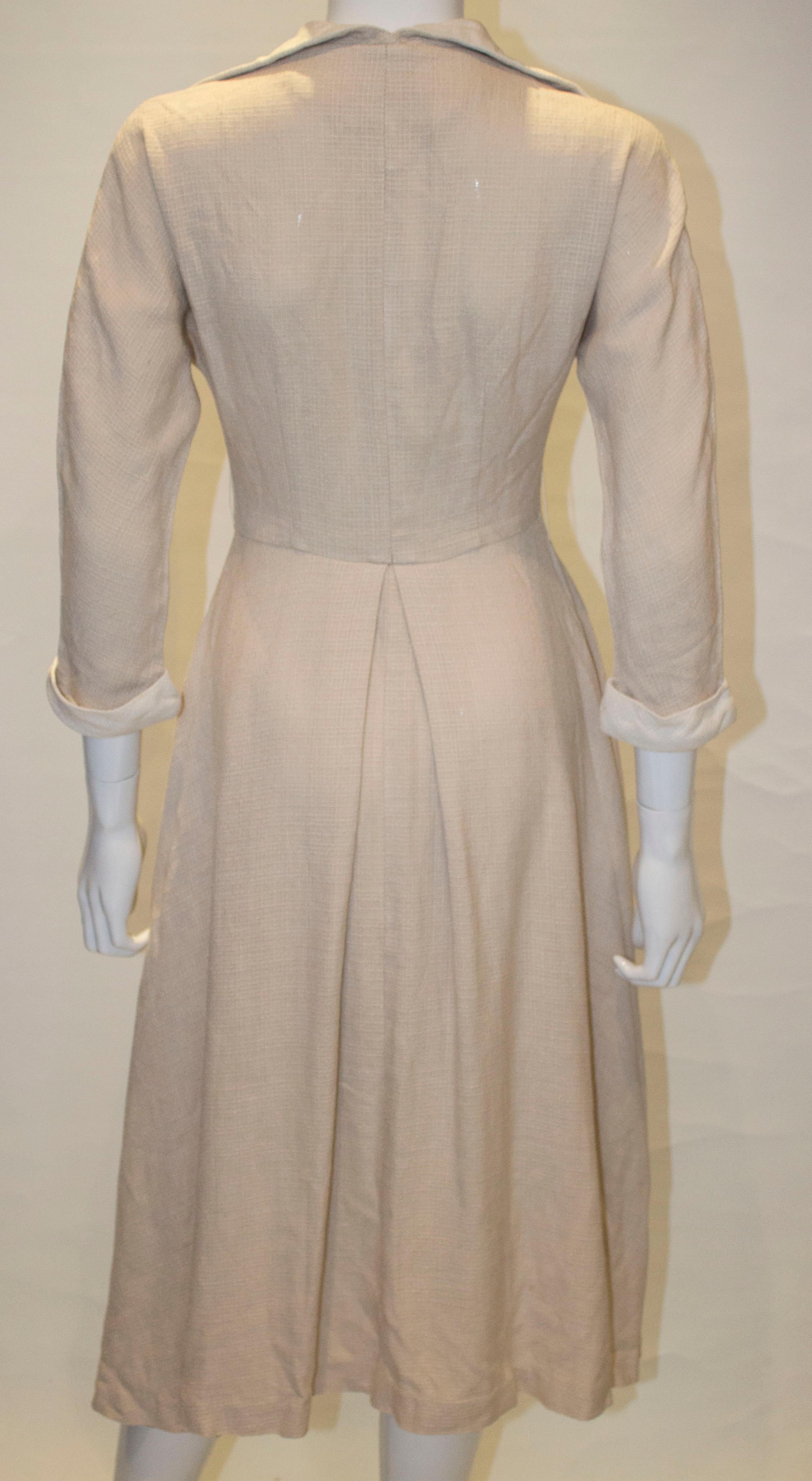 Robe mixte vintage avec col intéressant en vente 3