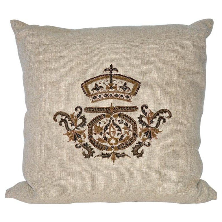 Vintage Linen Pillow Cover with Embroidery and Pillow Insert For Sale