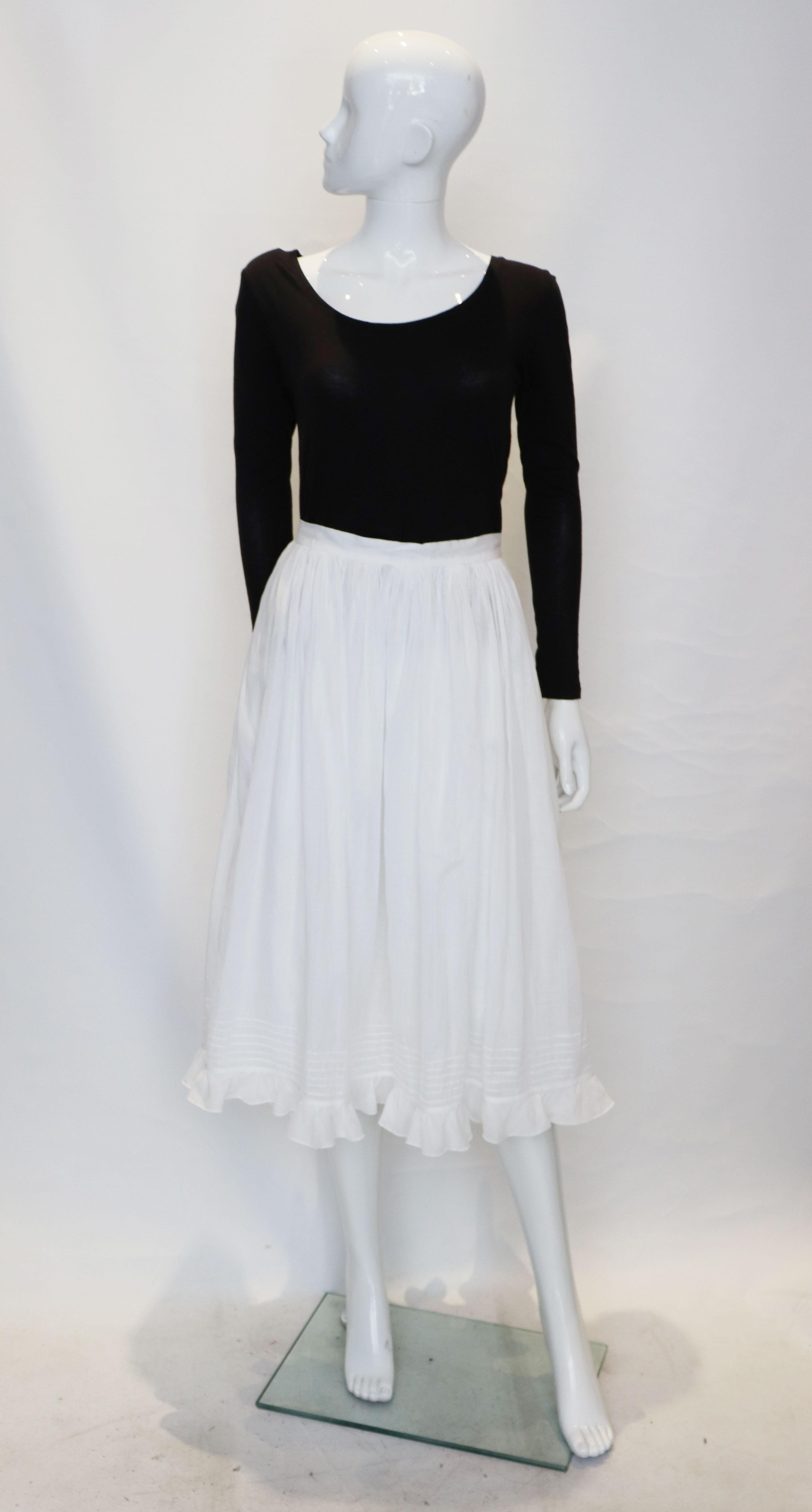 Women's Vintage Linen Skirt by Milena Francesio For Sale