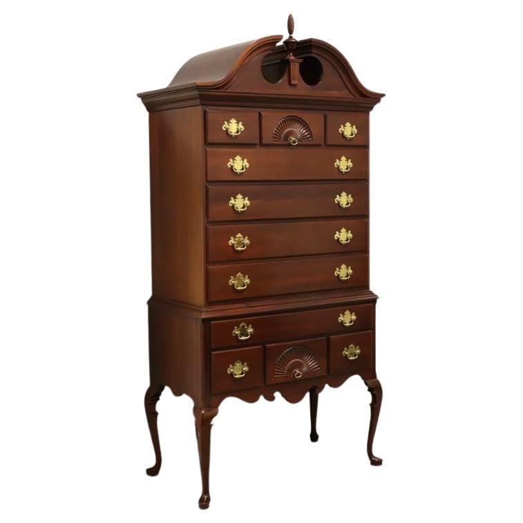 A Link-TAYLOR Heirloom Solid Mahogany Queen Anne Style Highboy Chest (Coffre haut en acajou massif de style Queen Anne)