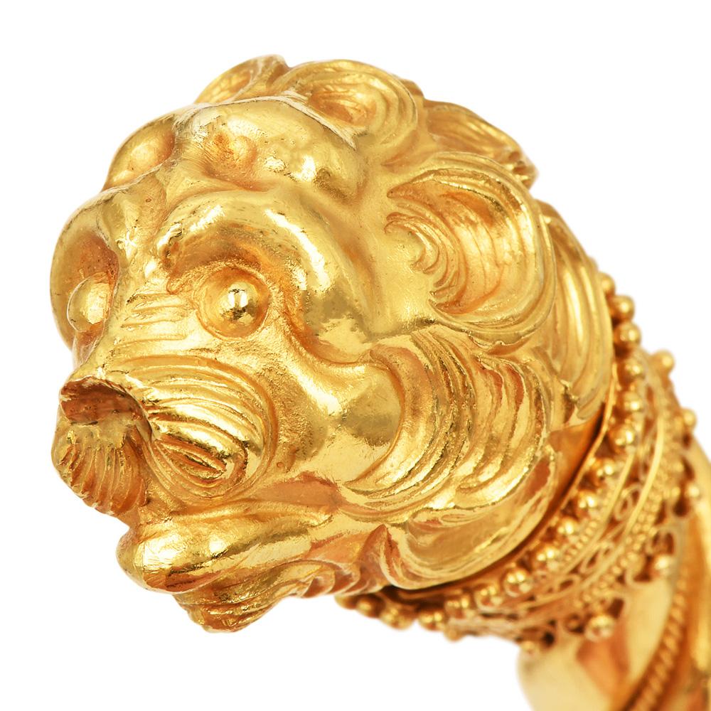 Vintage Lion’s Head 22K Yellow Gold Cuff Bangle Bracelet For Sale 2