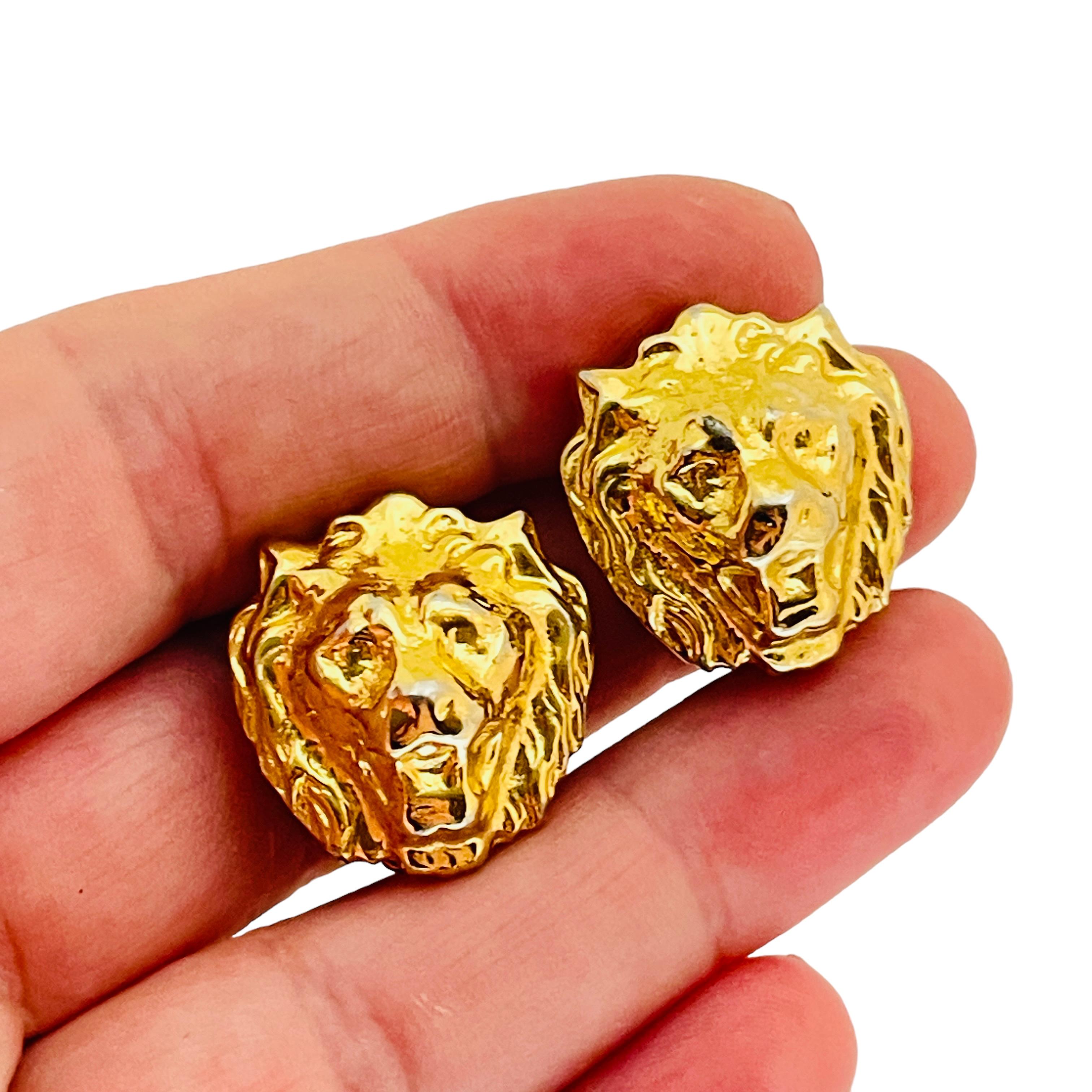 Women's Vintage lions head gold designer runway clip on earrings For Sale