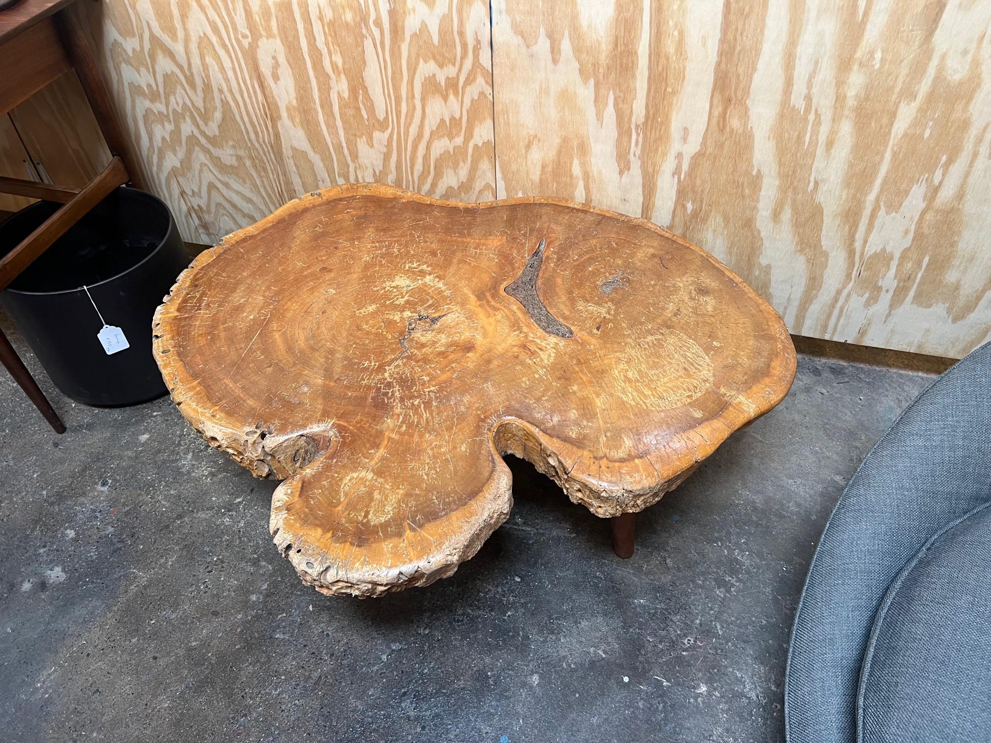 vintage live edge burl nakashima style coffee table mid century modern  In Good Condition In Boise, ID