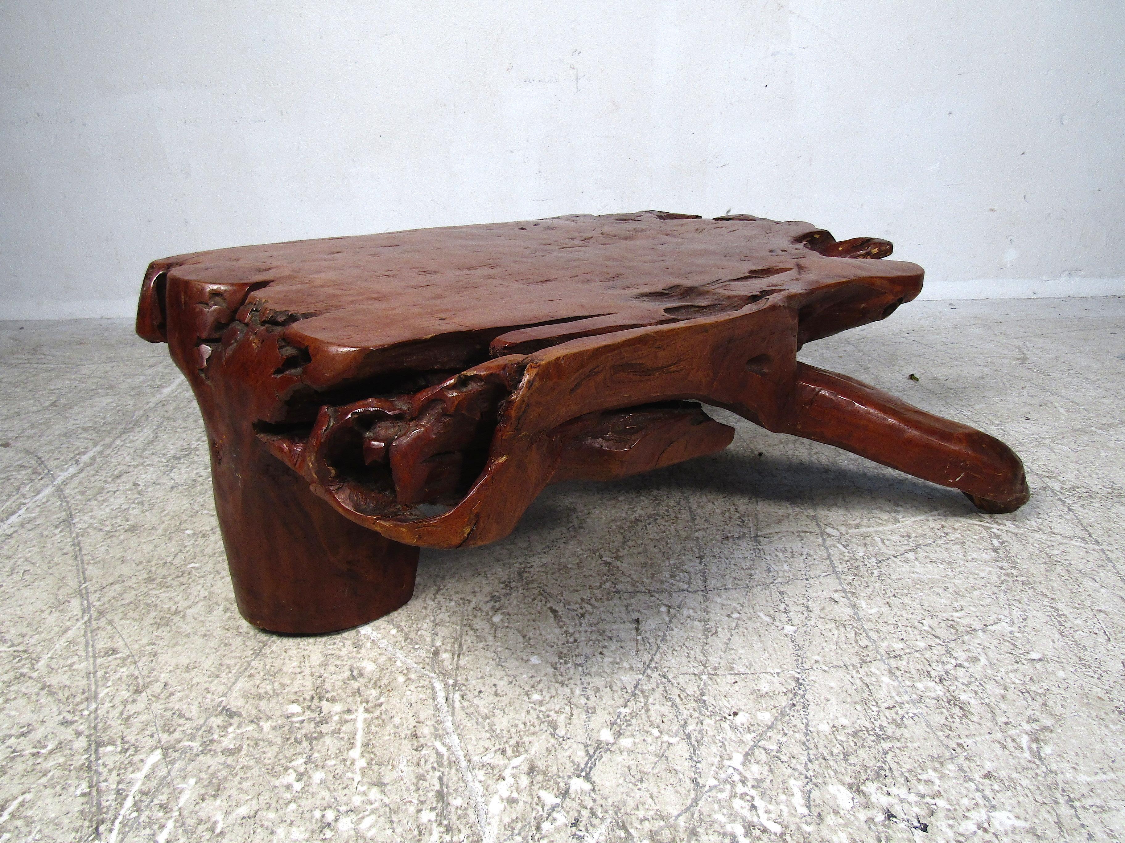 Mid-Century Modern Table basse vintage à bords vifs en vente
