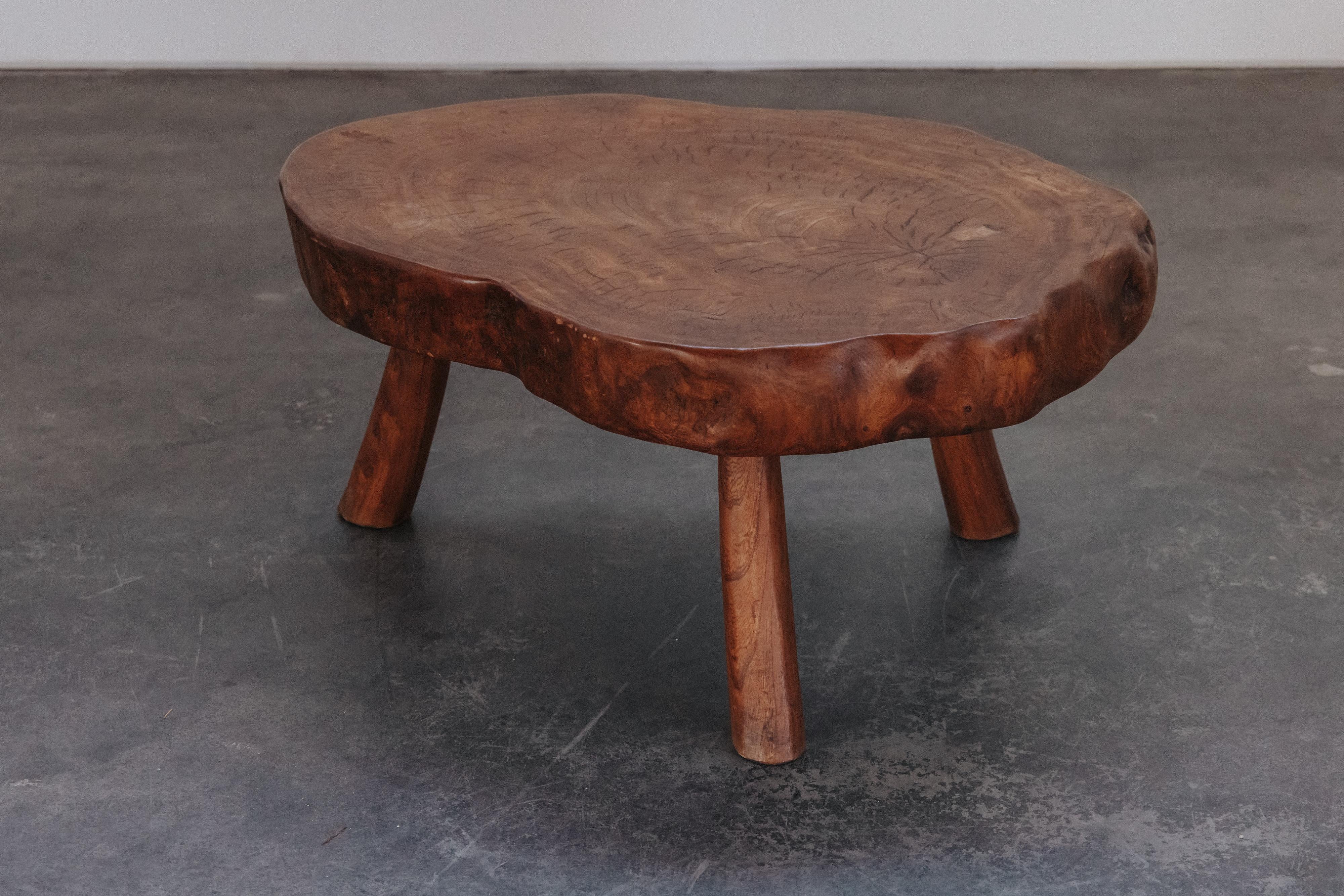 Mesa de centro vintage con bordes vivos, Francia, circa 1960 Europeo en venta