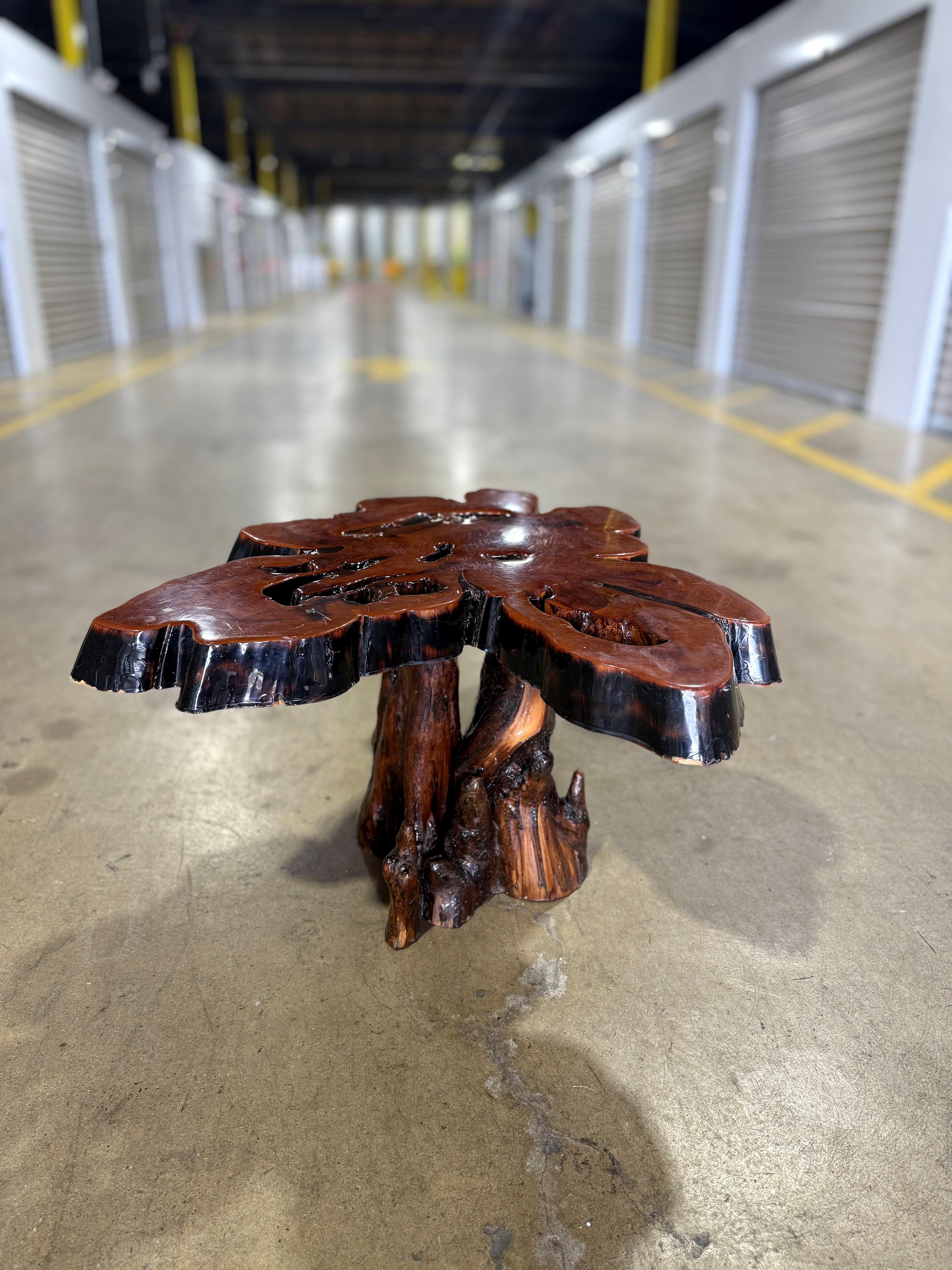 Beautiful example of some 1960s live edge woodwork craftmanship.
Cut from nature, it maintains an organic charm.
Add to a bohemian design up to a contemporary mcm living room. Works beautifully with everything.
Very good vintage condition. Fine