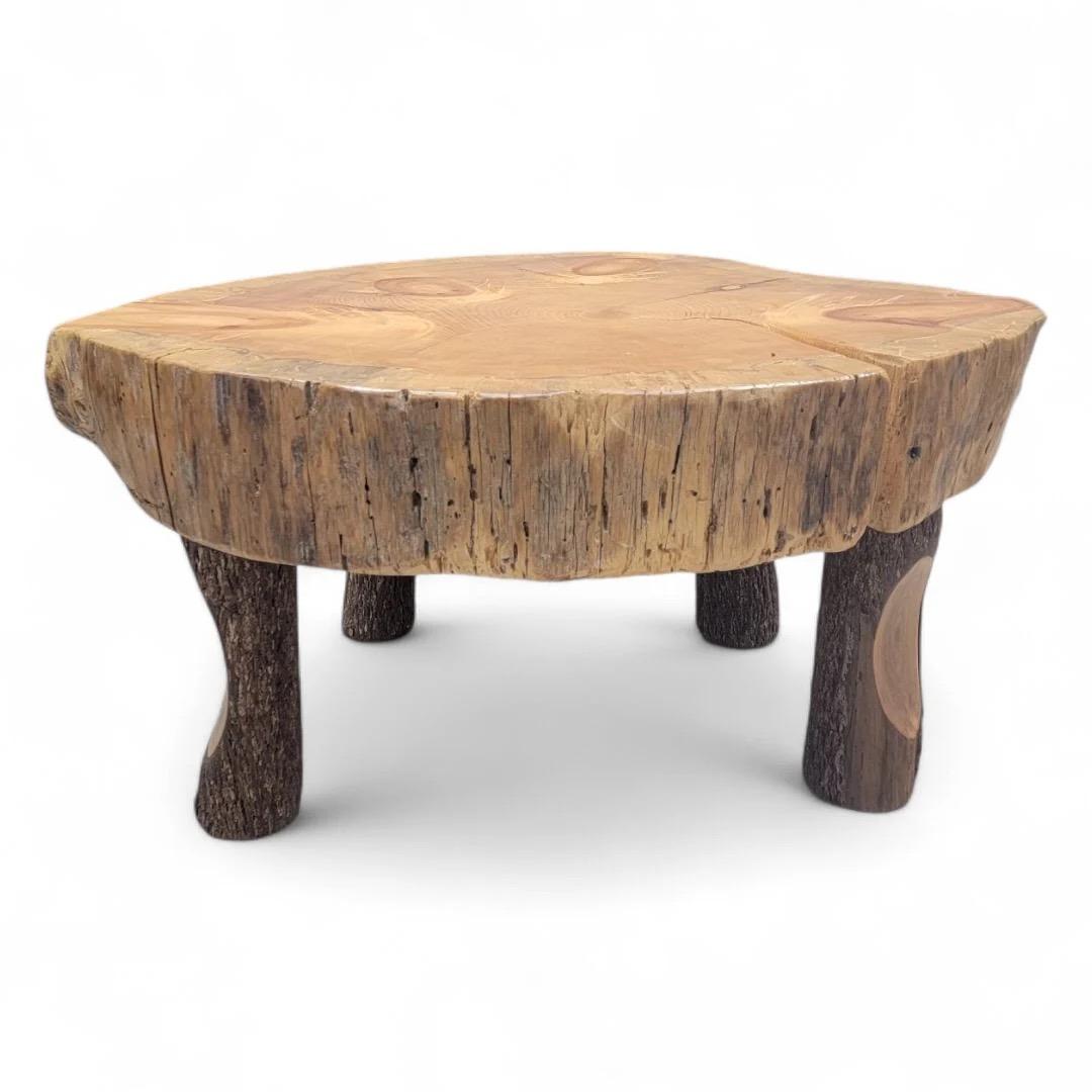 Pin Table d'appoint/café vintage en bois Live Edge en vente