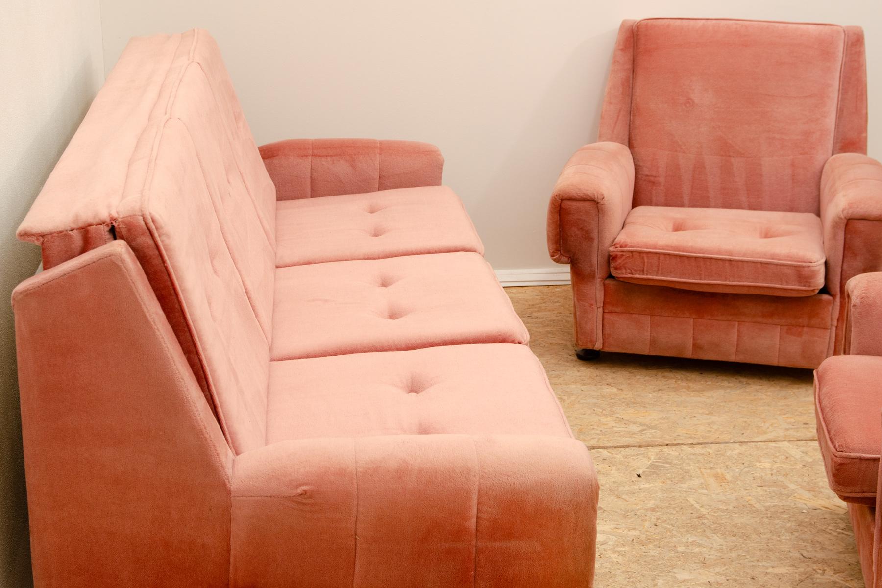 Vintage living room set by UP Závody, Europe, 1980´s, Central Europe In Good Condition For Sale In Prague 8, CZ