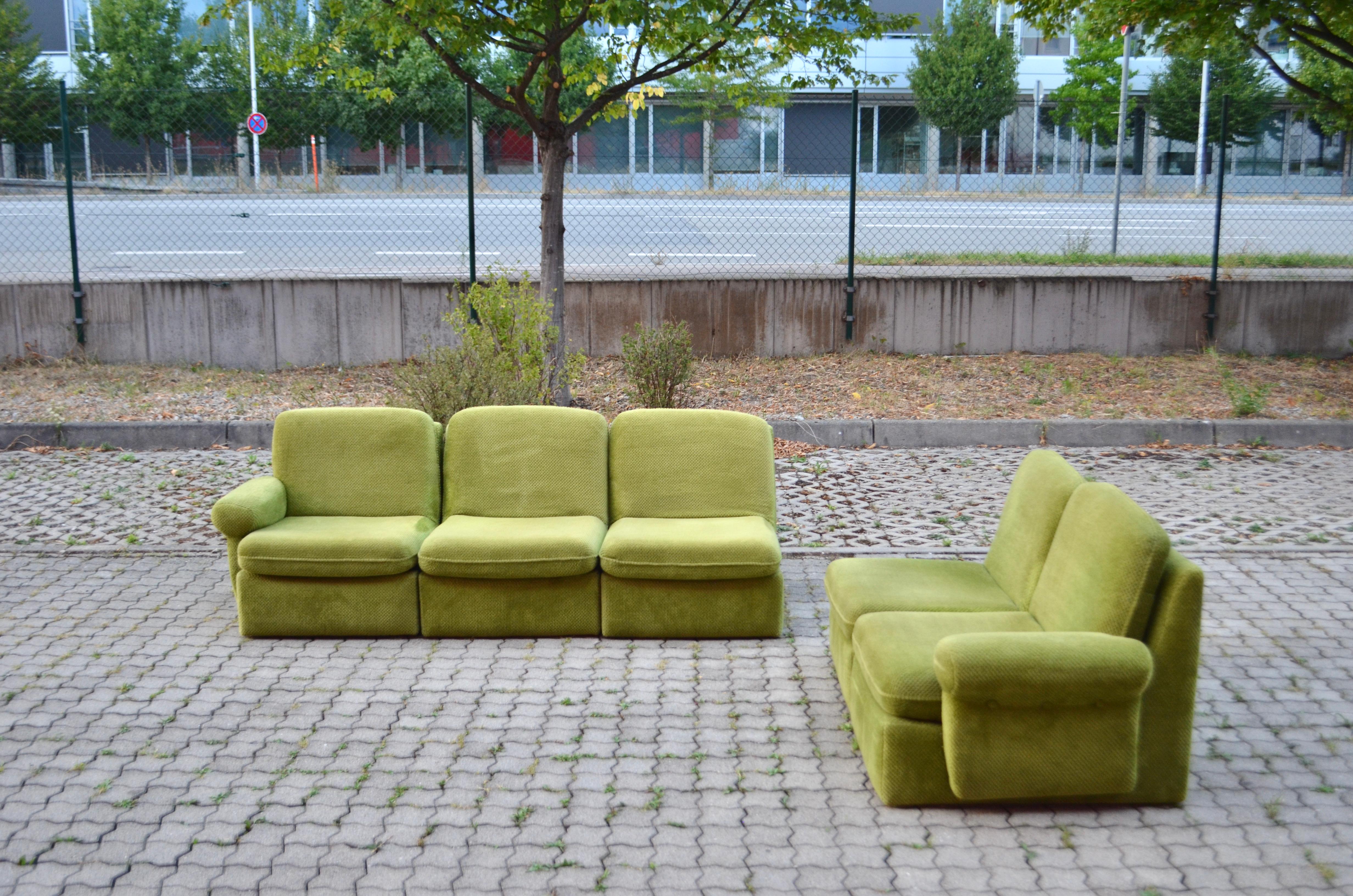 Vintage Living Room Suite Modular 70ties Limegreen Velour Sectional Sofa In Good Condition In Munich, Bavaria