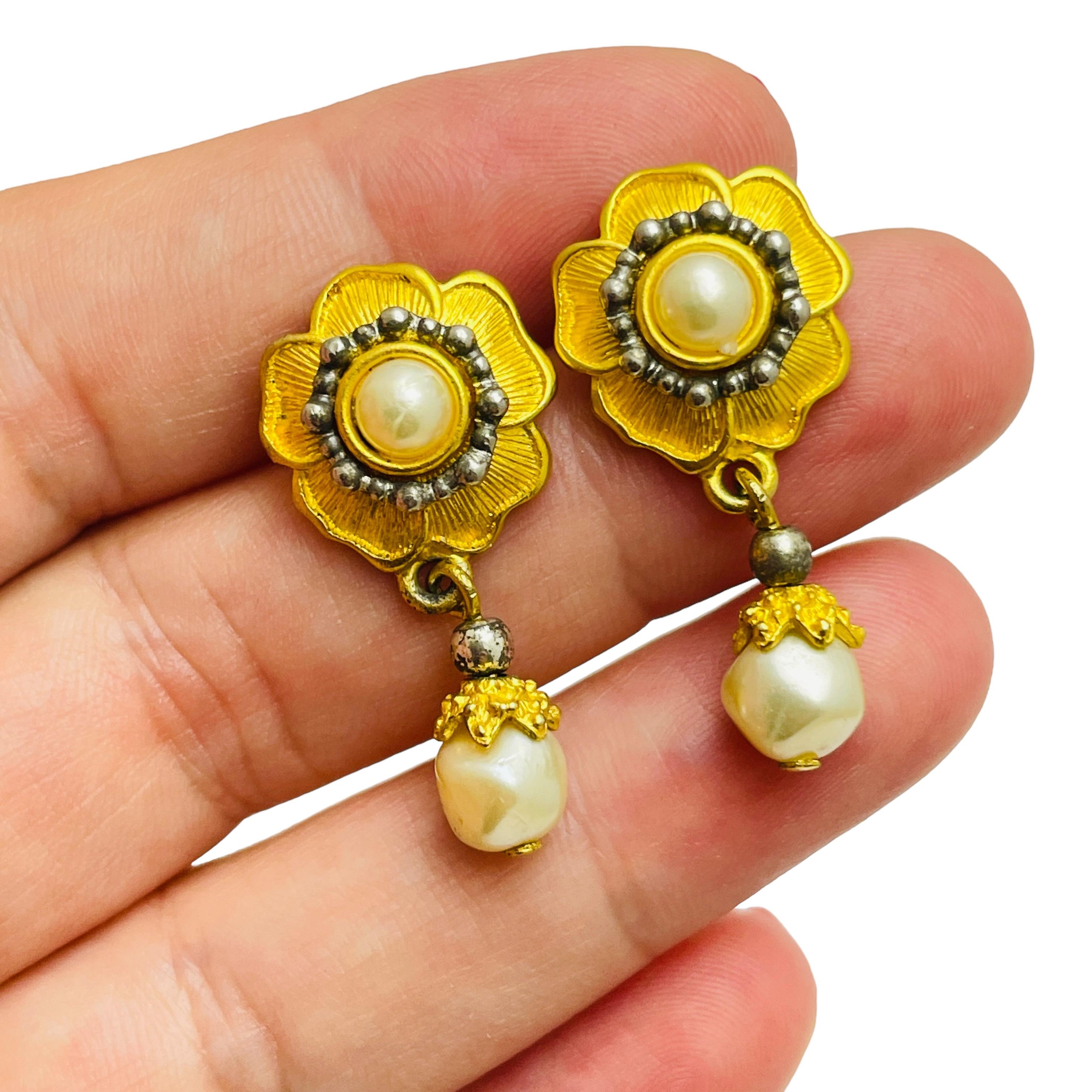 Women's Vintage LIZ CLAIBORNE gold pearl flower dangle designer clip on earrings For Sale