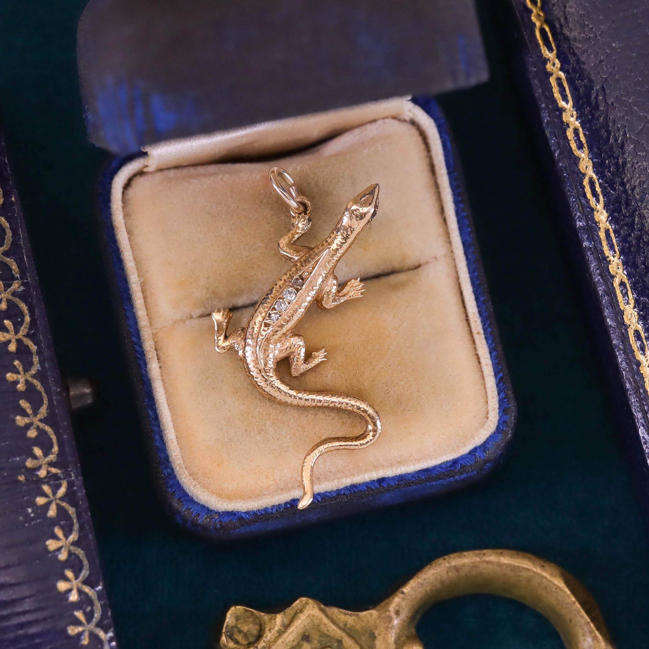Vintage Lizard Conversion Pendant of 14k Gold In Excellent Condition For Sale In Lewisburg, PA