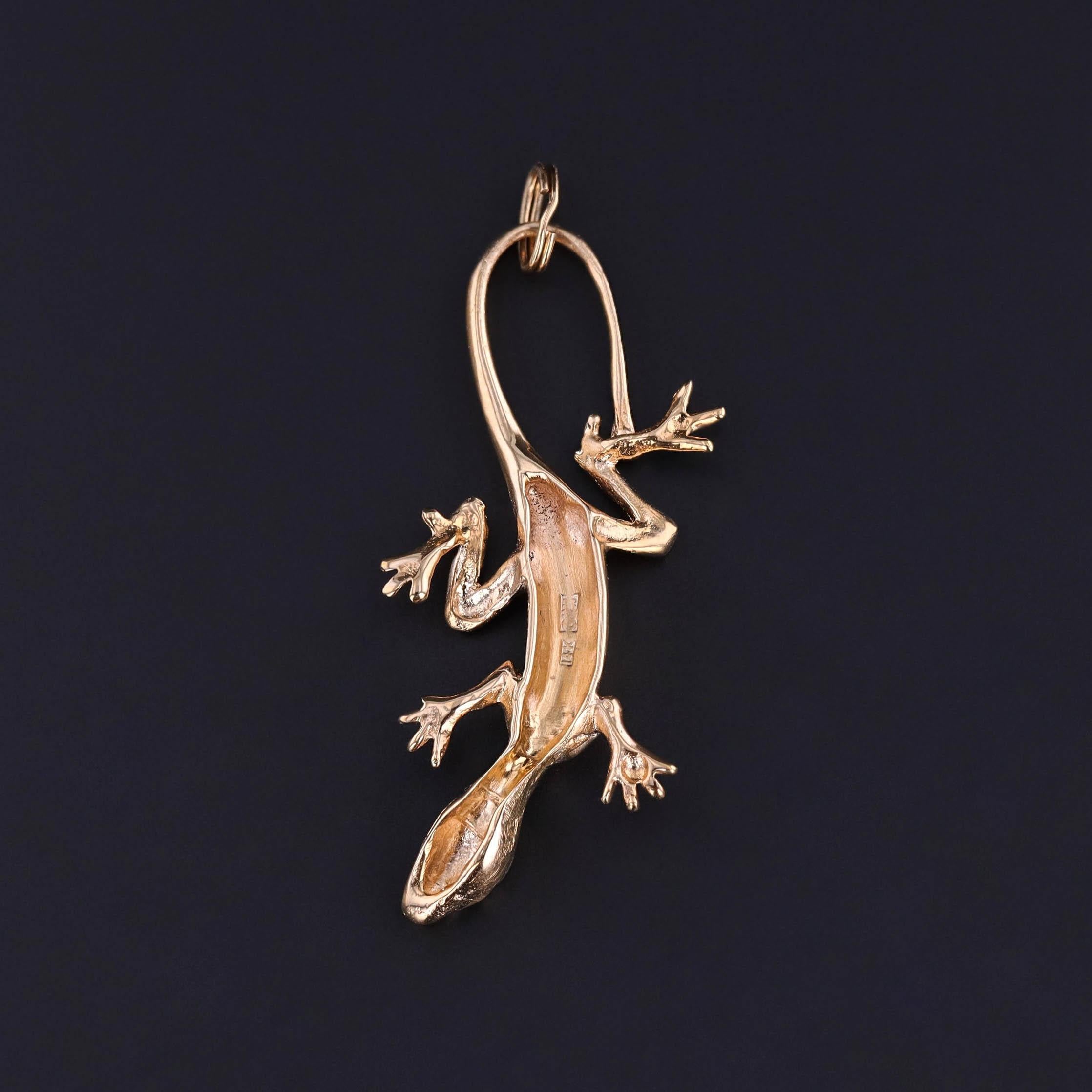 Vintage Lizard Pendant of 14k Gold In Good Condition For Sale In Lewisburg, PA