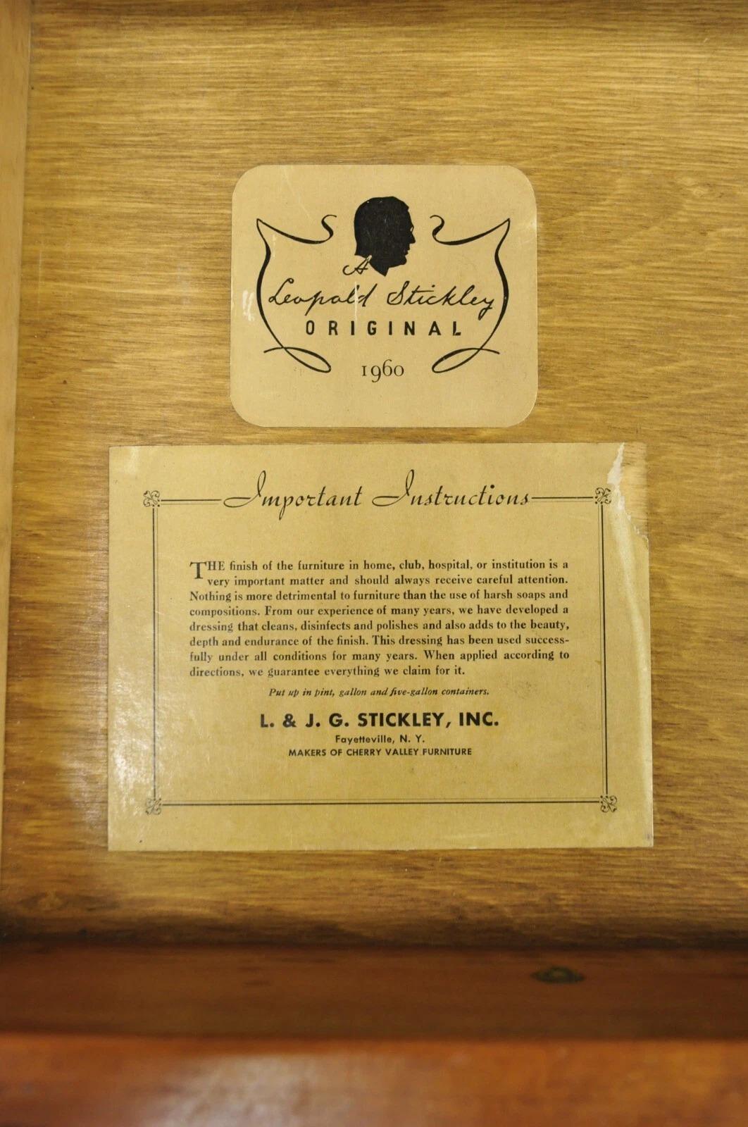 I.L.A. Stickley d'epoca in legno di ciliegio stile Chippendale con 6 cassetti e un comò alto In condizioni buone in vendita a Philadelphia, PA