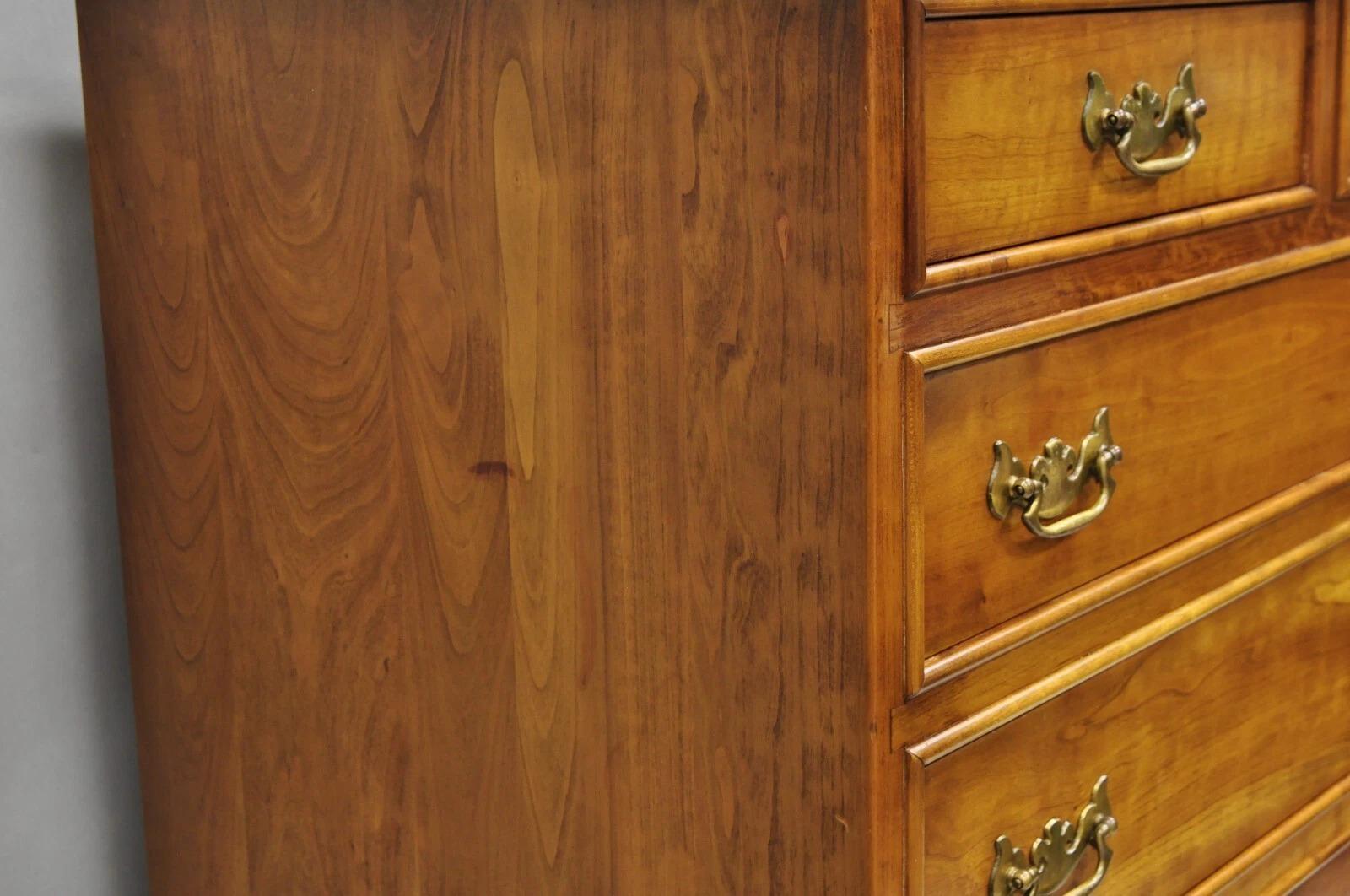 I.L.A. Stickley d'epoca in legno di ciliegio stile Chippendale con 6 cassetti e un comò alto in vendita 3