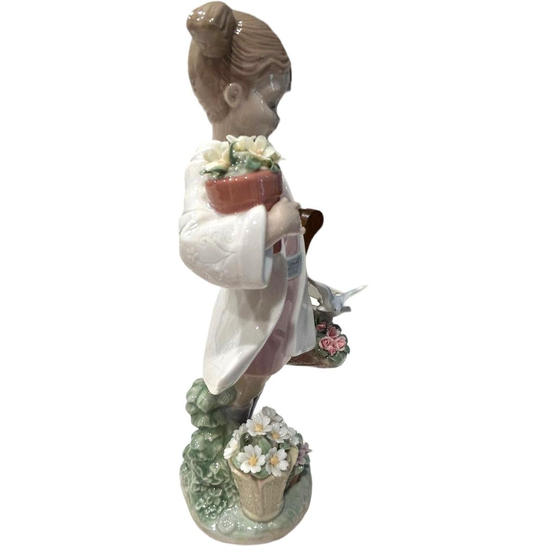 Vintage Lladro “Delicate Nature” Hand Made Porcelain Figurine #8240 For Sale 3