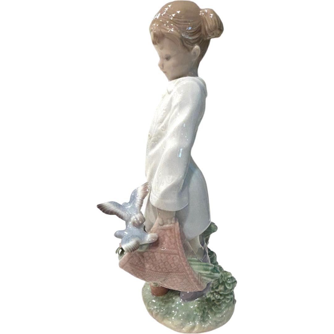 Vintage Lladro “Delicate Nature” Hand Made Porcelain Figurine #8240 In Good Condition For Sale In Naples, FL