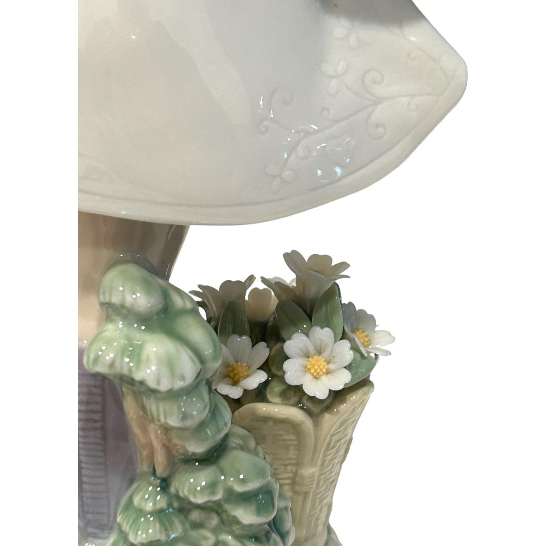 Vintage Lladro “Delicate Nature” Hand Made Porcelain Figurine #8240 For Sale 3