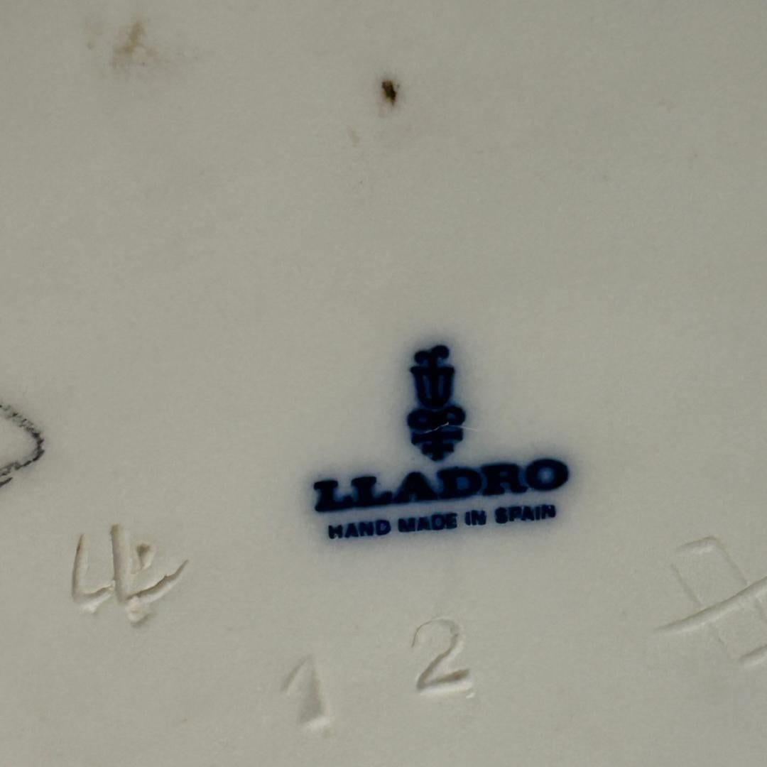 Vintage Lladro “Pharmacist” Hand Made Porcelain Figurine  For Sale 1