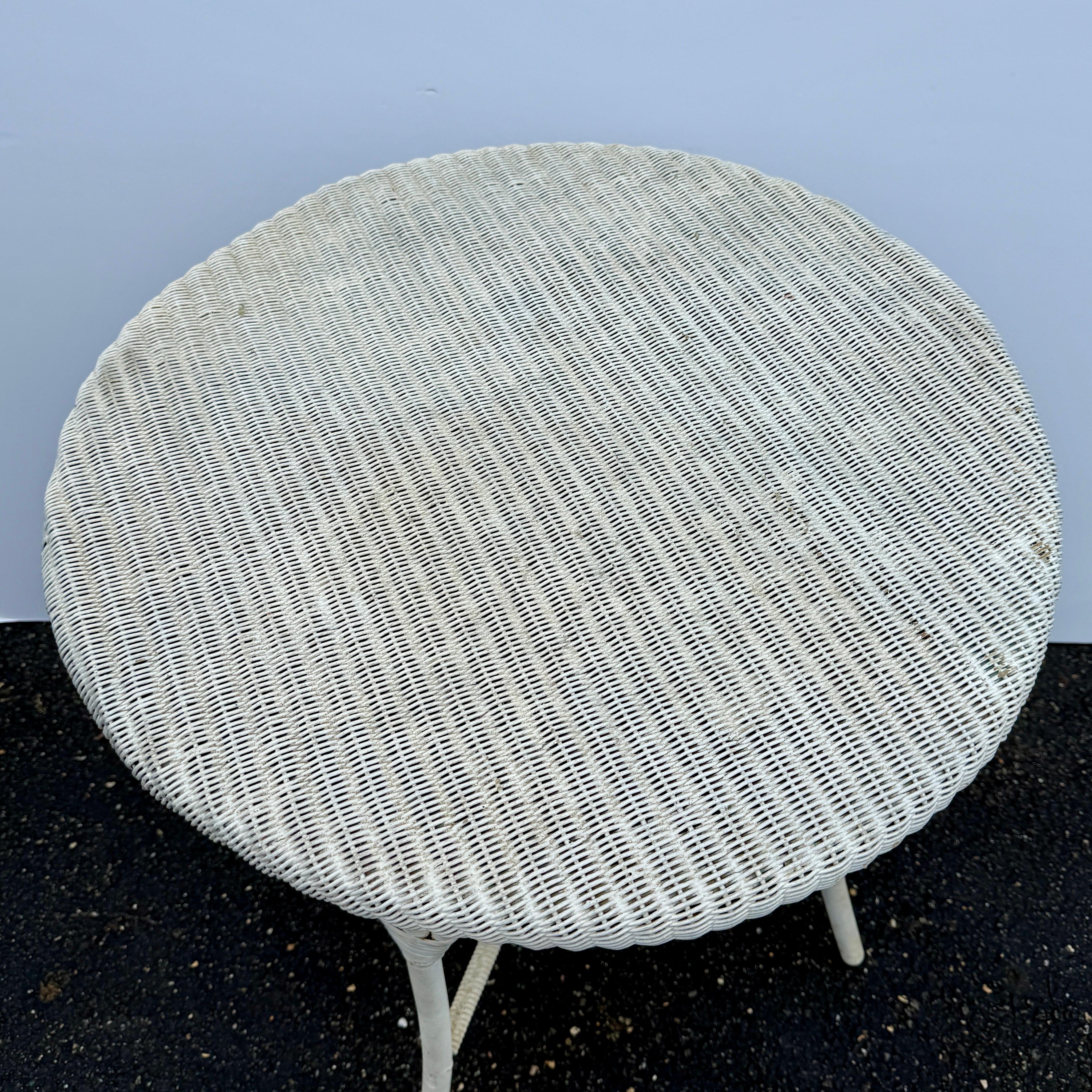 20ième siècle Table en osier peint Vintage Lloyd Loom Style en vente