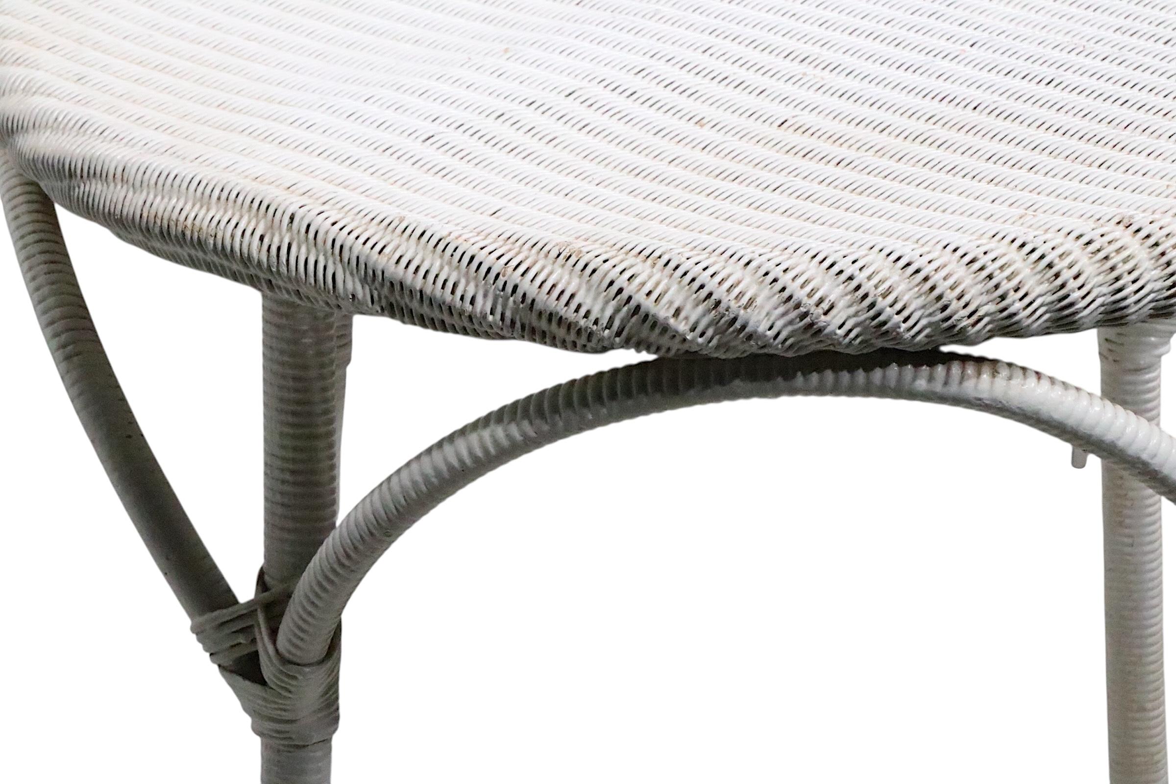 XX secolo Tavolo in vimini Lloyd Loom d'epoca, anni '20/'40 circa in vendita