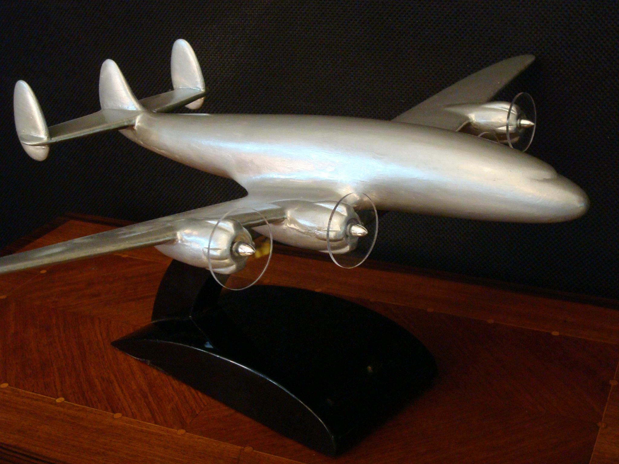 Peint à la main Modèle de bureau vintage d'avion Lockheed Constellation « Connie », États-Unis, années 1950
