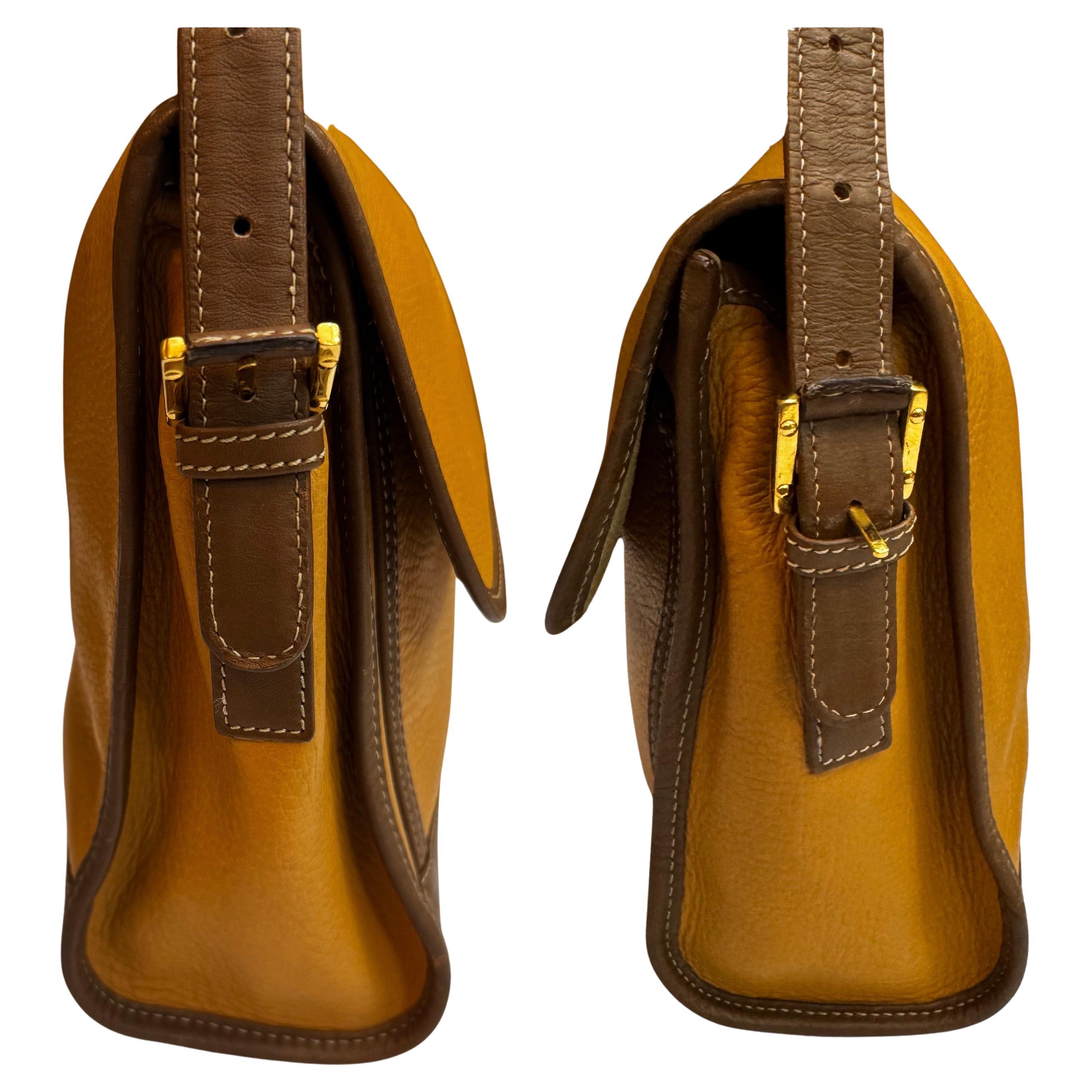 Vintage LOEWE Anagram Camera Bag Brown Leather Unisex Mens Bon état - En vente à Bangkok, TH