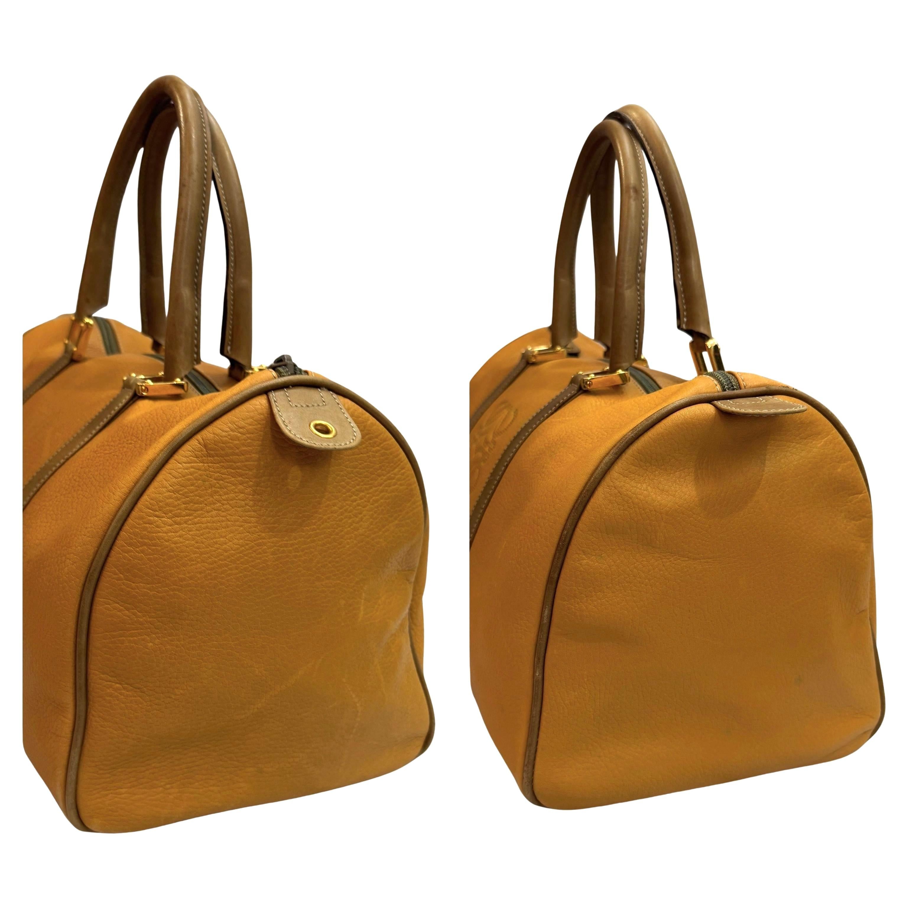 Vintage LOEWE Anagramm Leder Boston Tasche 35 Senf im Zustand „Gut“ im Angebot in Bangkok, TH