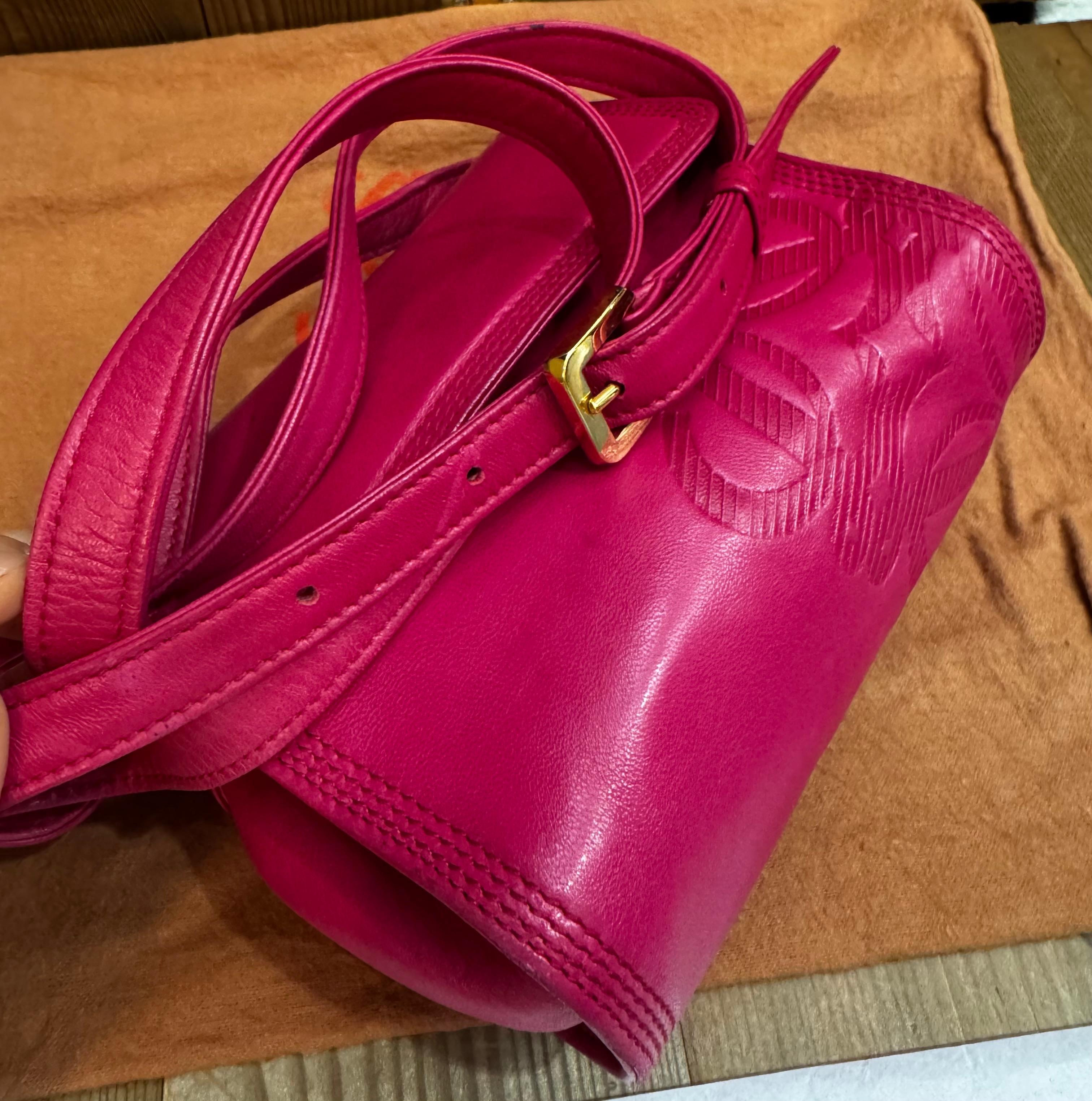 Mini sac à bandoulière rose Anagram vintage LOEWE Calfskin des années 2000 en vente 3