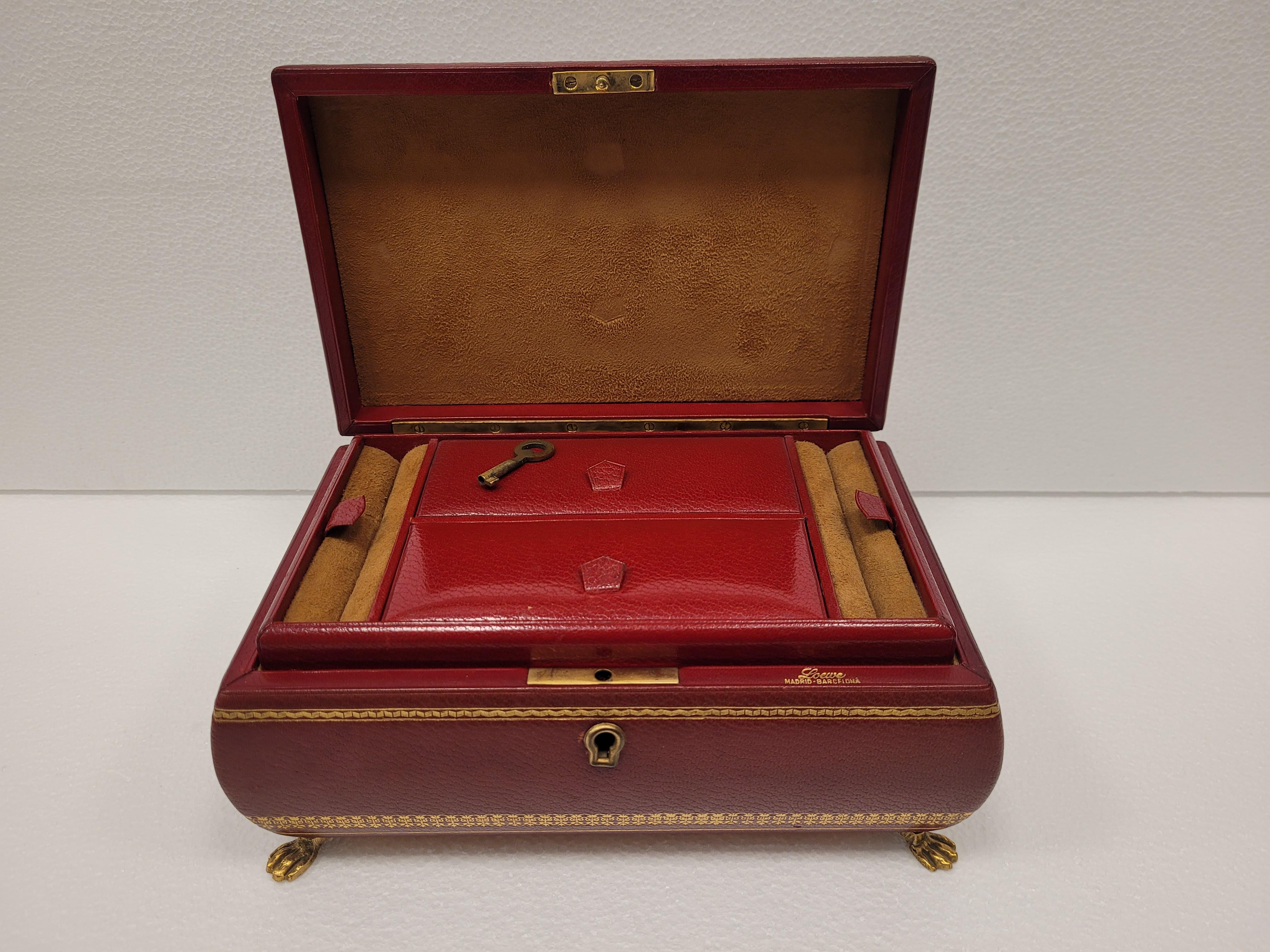 Vintage LOEWE garnet Leather Jewelry Box key gold In Good Condition In VALLADOLID, ES