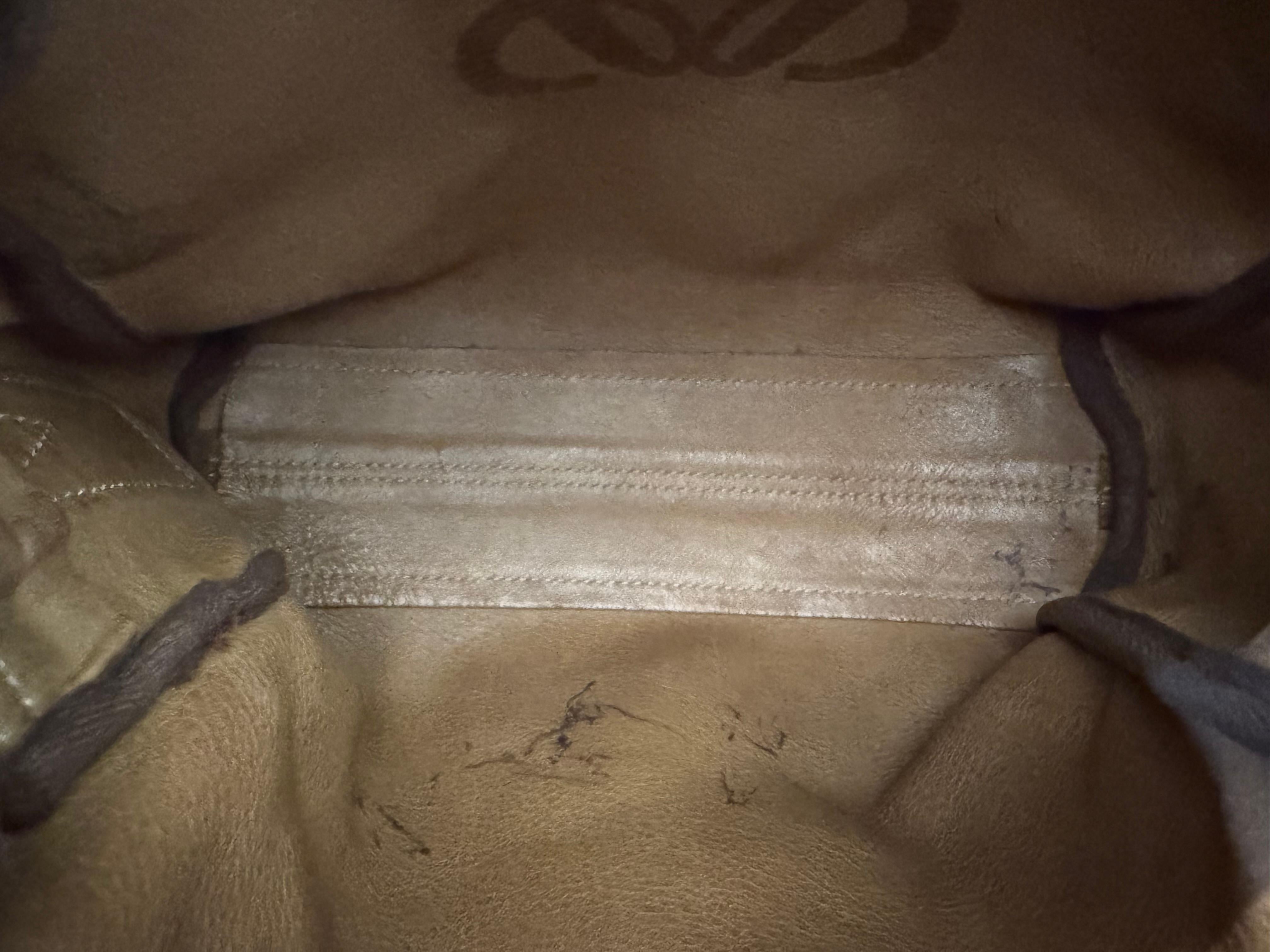 Vintage LOEWE Suede Anagram Camera Bag Brown Unisex en vente 1