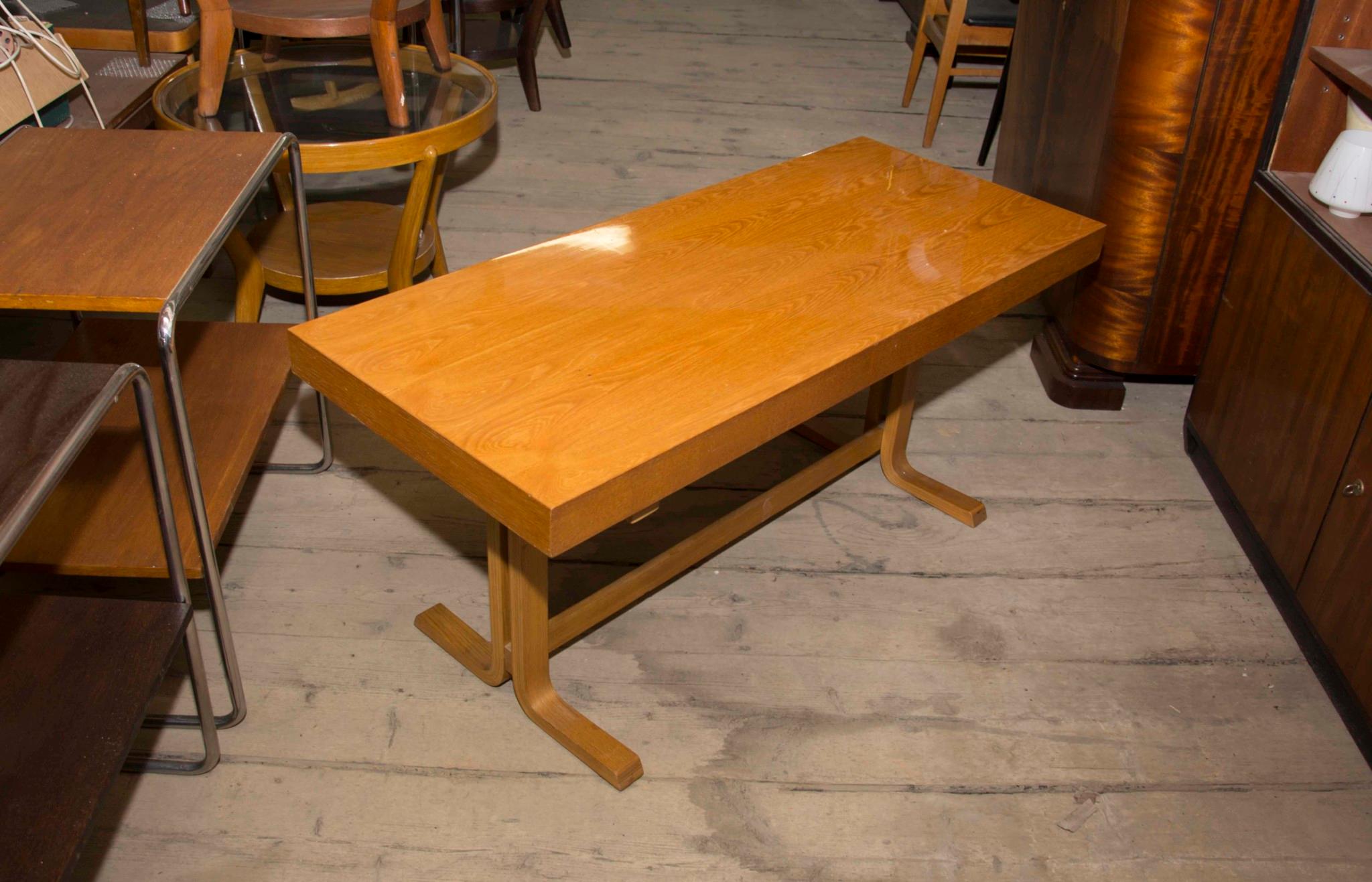 Vintage Long Coffee Table by Drevopodnik Holesov, 1970s In Good Condition For Sale In Prague 8, CZ