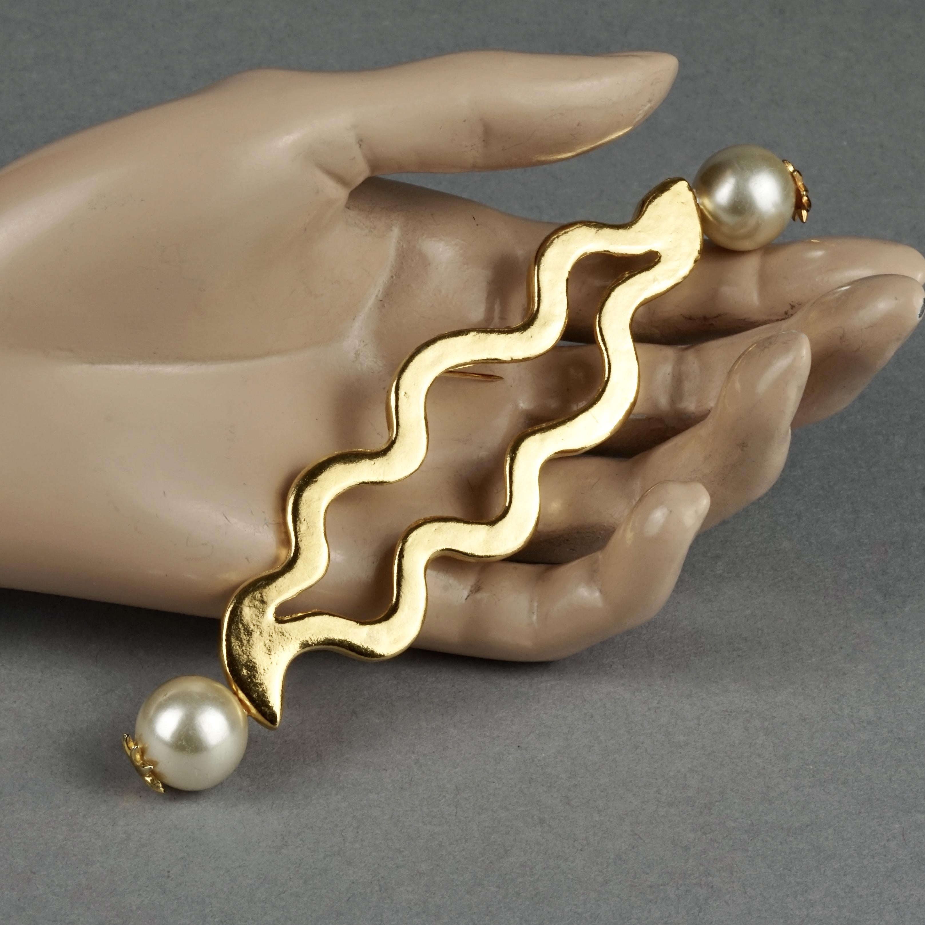 Vintage Long EDOUARD RAMBAUD Pearl Zigzag Brooch For Sale 2