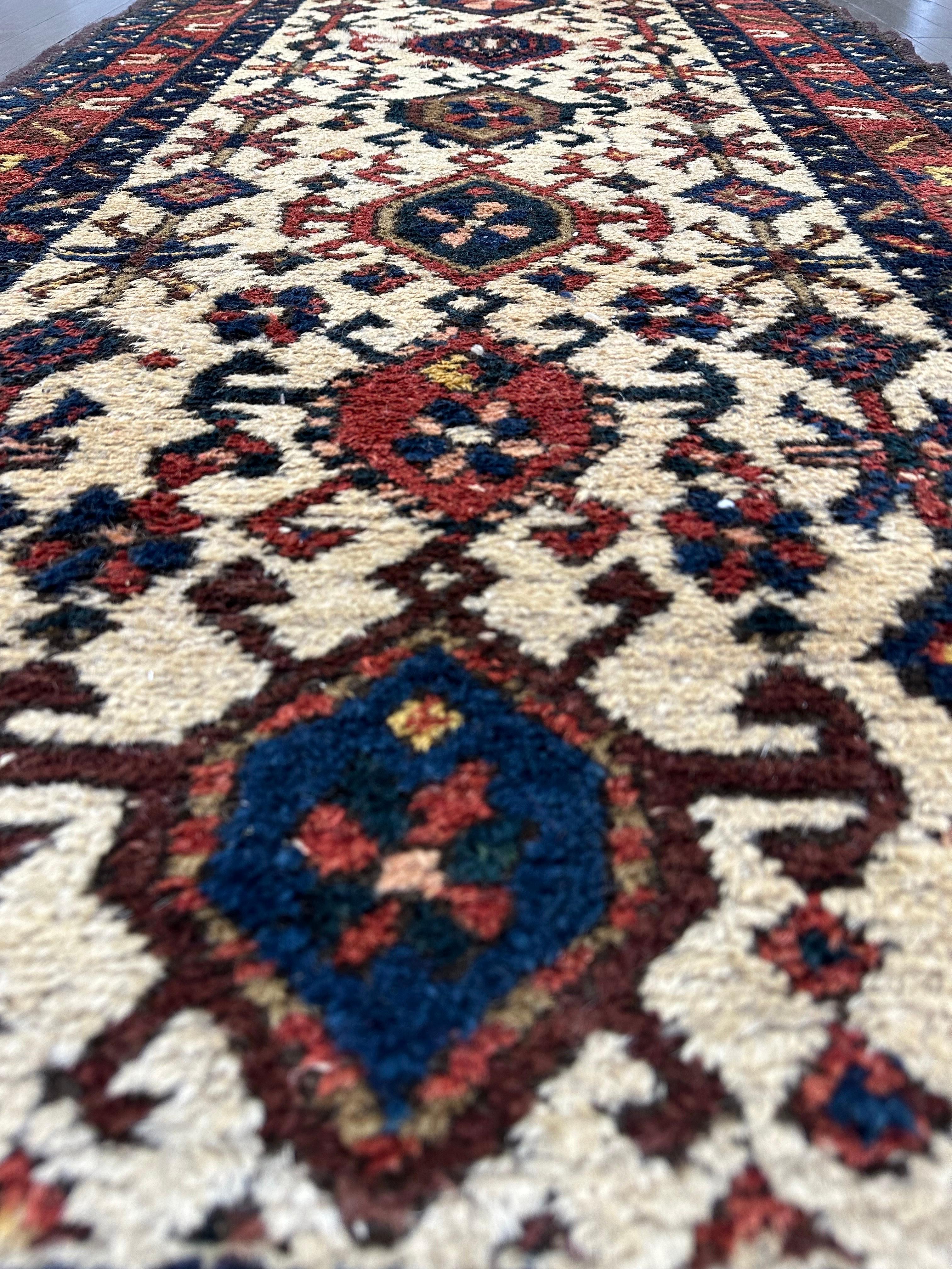 Vintage Langer Heriz Teppich Läufer 2'10x12'5 (Persisch) im Angebot