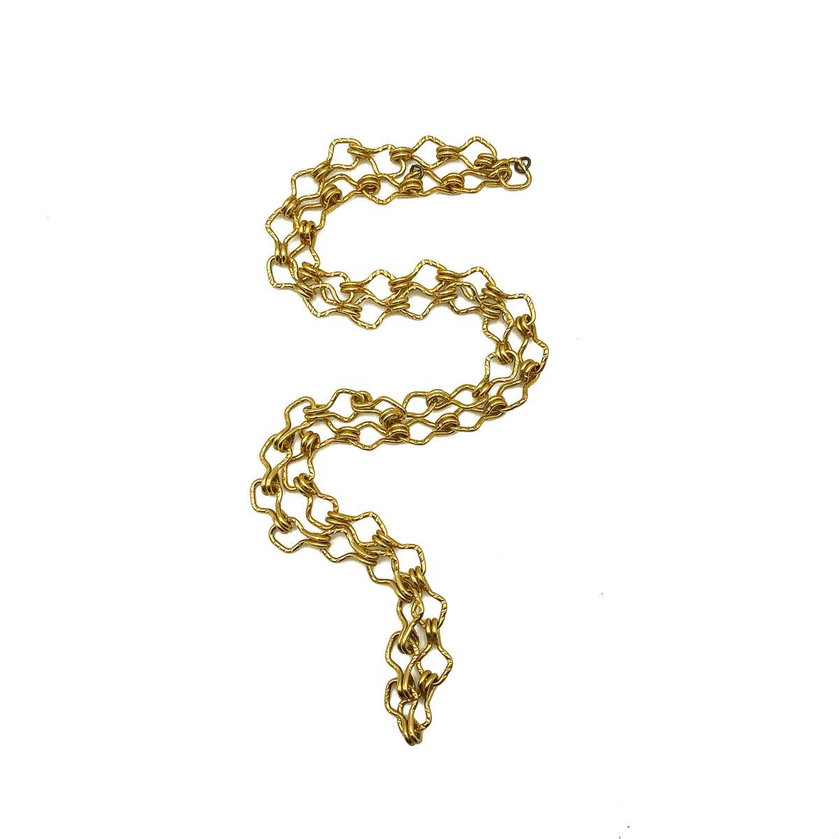 Vintage Long Hook & Eye Style Textured Chain 1960s In Good Condition For Sale In Wilmslow, GB