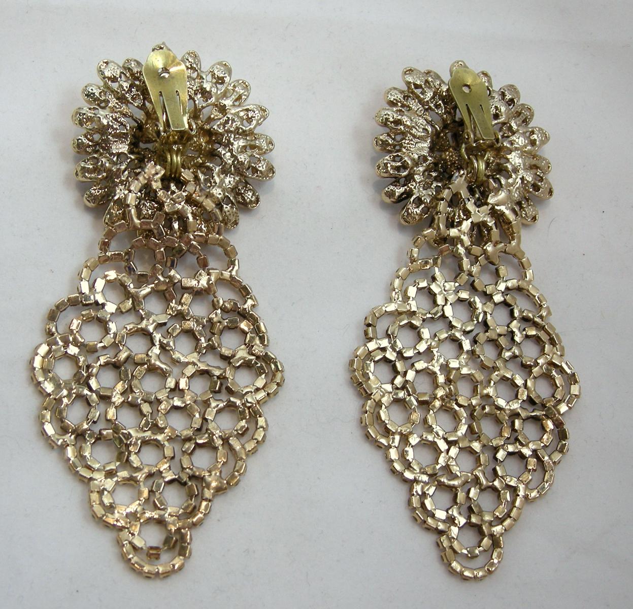Vintage Long Signed DeMario Runway Crystal Dangling Earrings In Good Condition In New York, NY